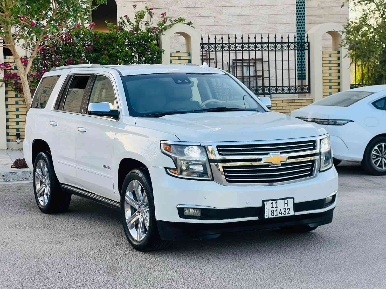السلام عليكم للبيع شوفر ليت تاهو 2018وارد امريكي حادث باب وبيها صبغ قليل كلش بكصت القماره 
مواصفات برايمر فول عده البنراما شاشه تحكم ستيرن قاصه دوسات كهربائيه كشنات كهربائي اربع شاشات خلفيه كشنات منفصل محرك8v رقم بغداد انكليزي باسمي تحويل ثاني يوم صندوق كهربائي رادارات جانبي داتشو امامي وباقي مواصفات المعروفه سياره جديده وجاهزه كير محرك حداديه تخم تاير تبريد ما نقصها ايشي 
السعر245مع مجال قليل للشراي
للاستفسار اكثر اتصل*********** 
عنوان السياره كربلاء المقدسه
