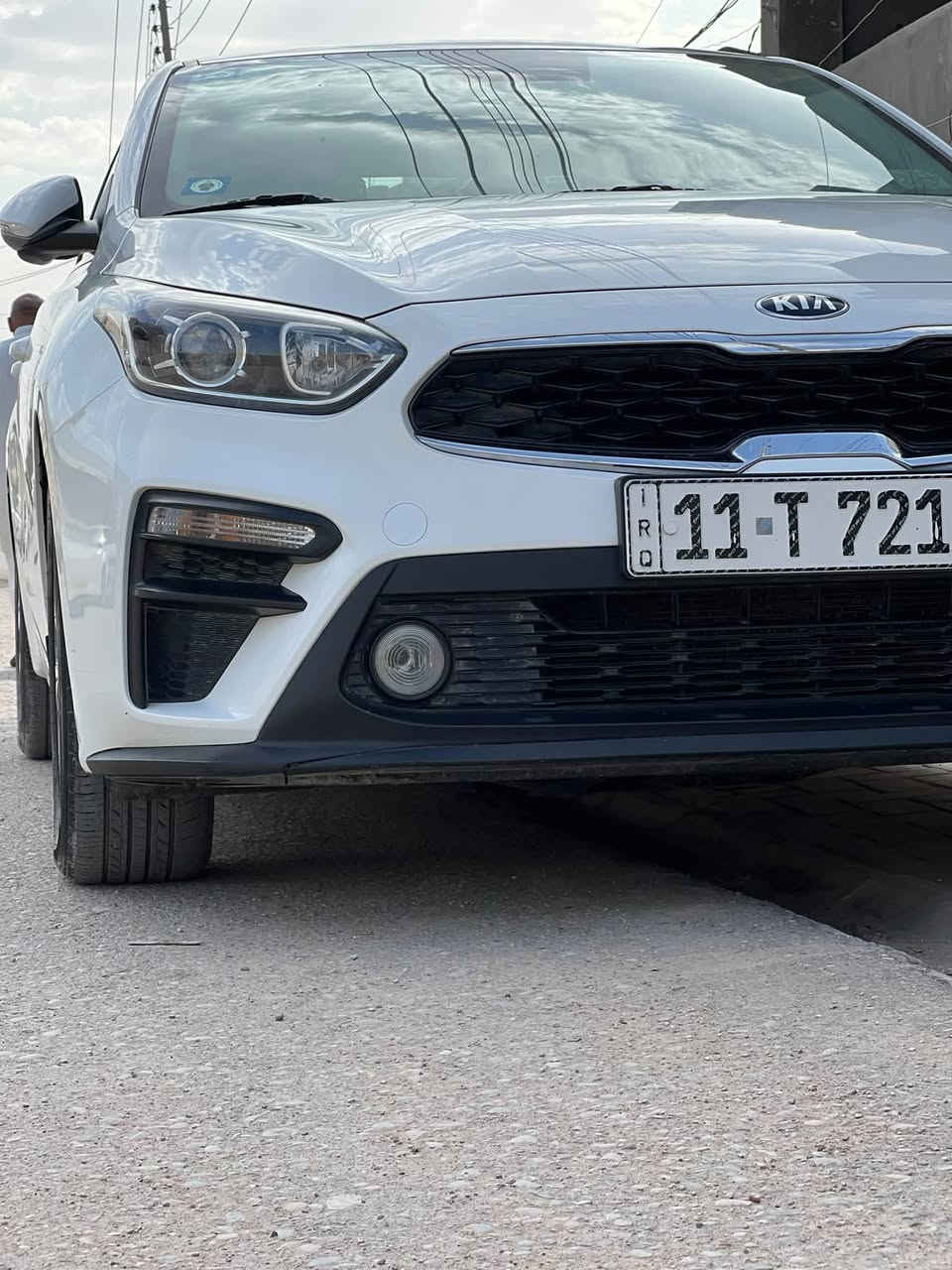 كيا سيراتو 2020 خليجي 🇦🇪
رقم بغداد
المواصفات :
▫️ وارد خليجي
▫️ محرك 1600 DOHC اقتصادية جدا
▫️ ماشية 135 الف 
▫️ - داخل لونين -فتحة سقف - شاشة - اشاير بلمري ومري  كهرباء - تبريد خير من الله 

سيارة جاهزة من كلشي مكانه ديوانيه الحمزه الشرقي

السعر : خاص
او الاتصال 
***********
￼

