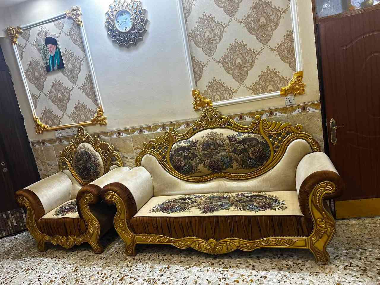 السلام عليكم تخم 13 مقعد مع الطبلات والفاترينا
بغداد الزعفرانيه
***********
