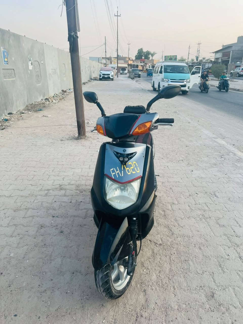 السلام عليكم دراجه سكنز  للبيع شغاله كلهه نقصهه بس سلف مكسور تظرب  هندر نكره وحده تشتغل مكينه ناعمه مكاني المحمودية السعر ٣٥٠ ***********
