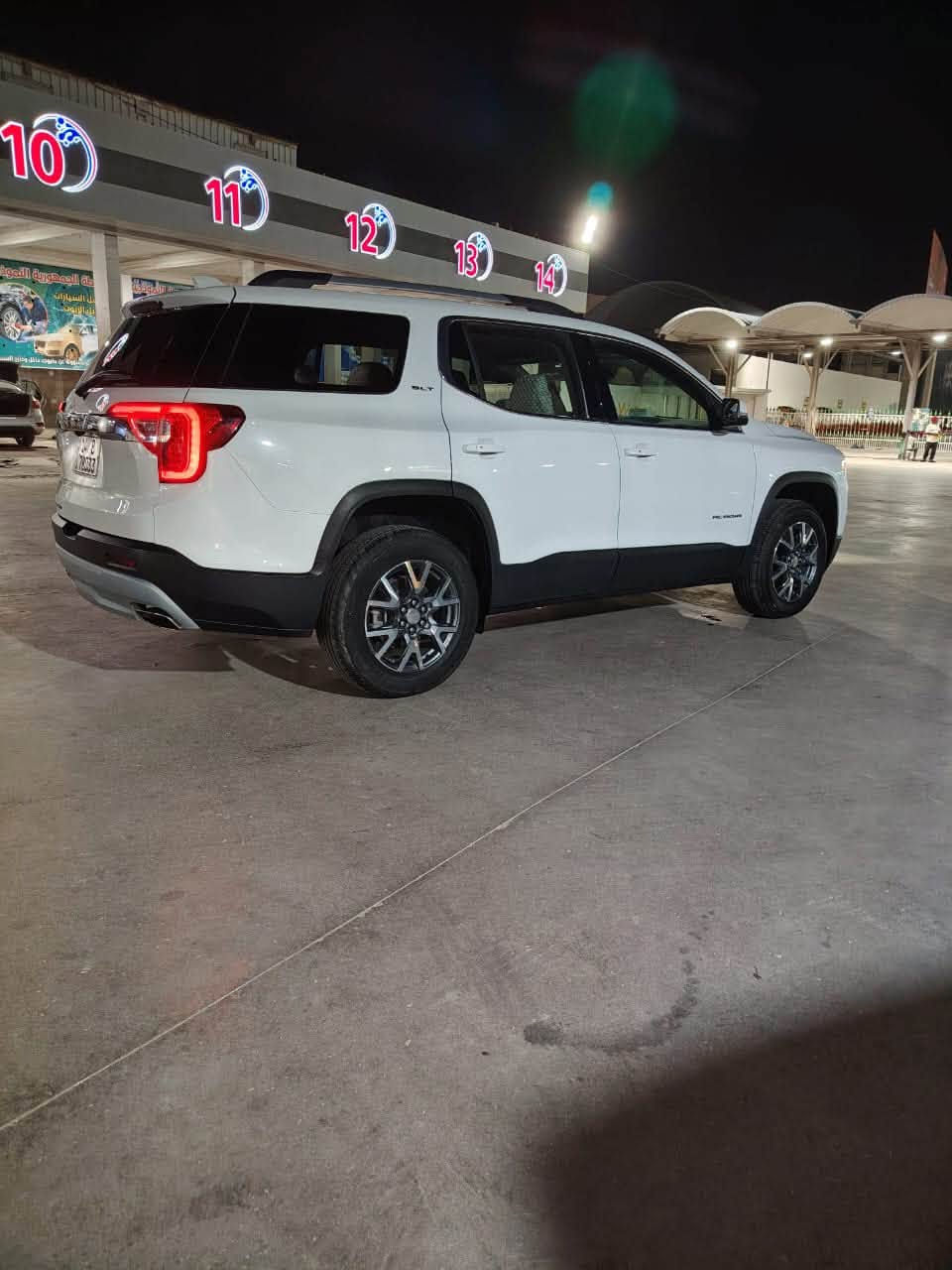 سلام عليكم GMC اكاديا مديل 2023 SLT كفاله عامه السياره  ماشيه 70 الف حقيقي فول للأخير ماعده فتحه داخله تقرير غرق للدوسه تعمل وتسير          رقم بصره دولي حره عنوان البصره السعر 250 وبيه مجال للشراي  رقم الهاتف ***********
