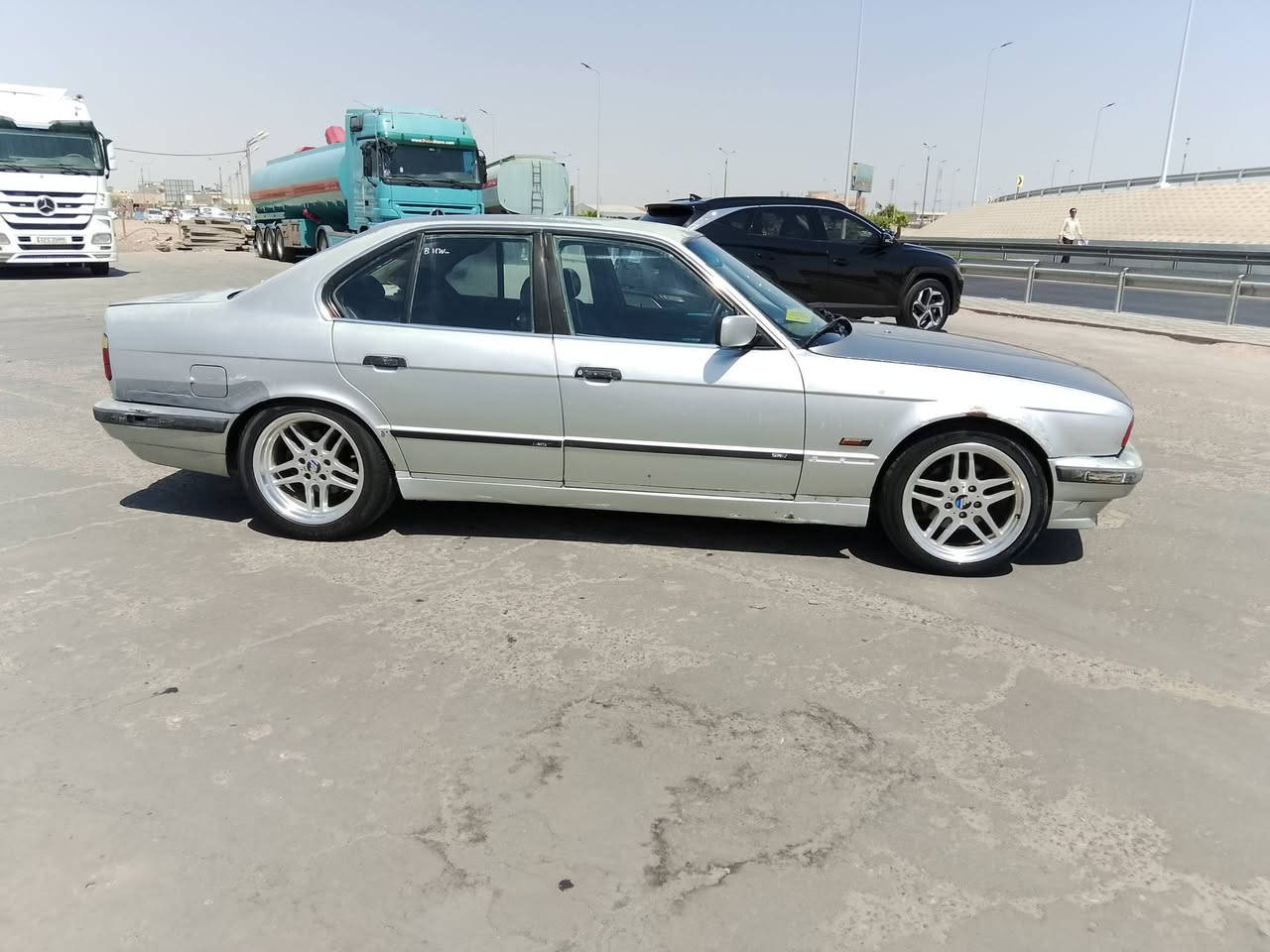 السلام عليكم للبيع بي ام525موديل94رقم نكليزي تحويل ثاني يوم محرك مسكر فإنوس كير أوتو دبل ايرباك دبل جكمجه دواخل جلد غرفه جديده  محرك بي بخار حداديه جديده طخم تاير مكفوله من الضربه السعر 32 مكاني بصره زبير ***********

