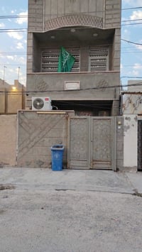 ٨٠م • ٣ طوابق • رهنيه