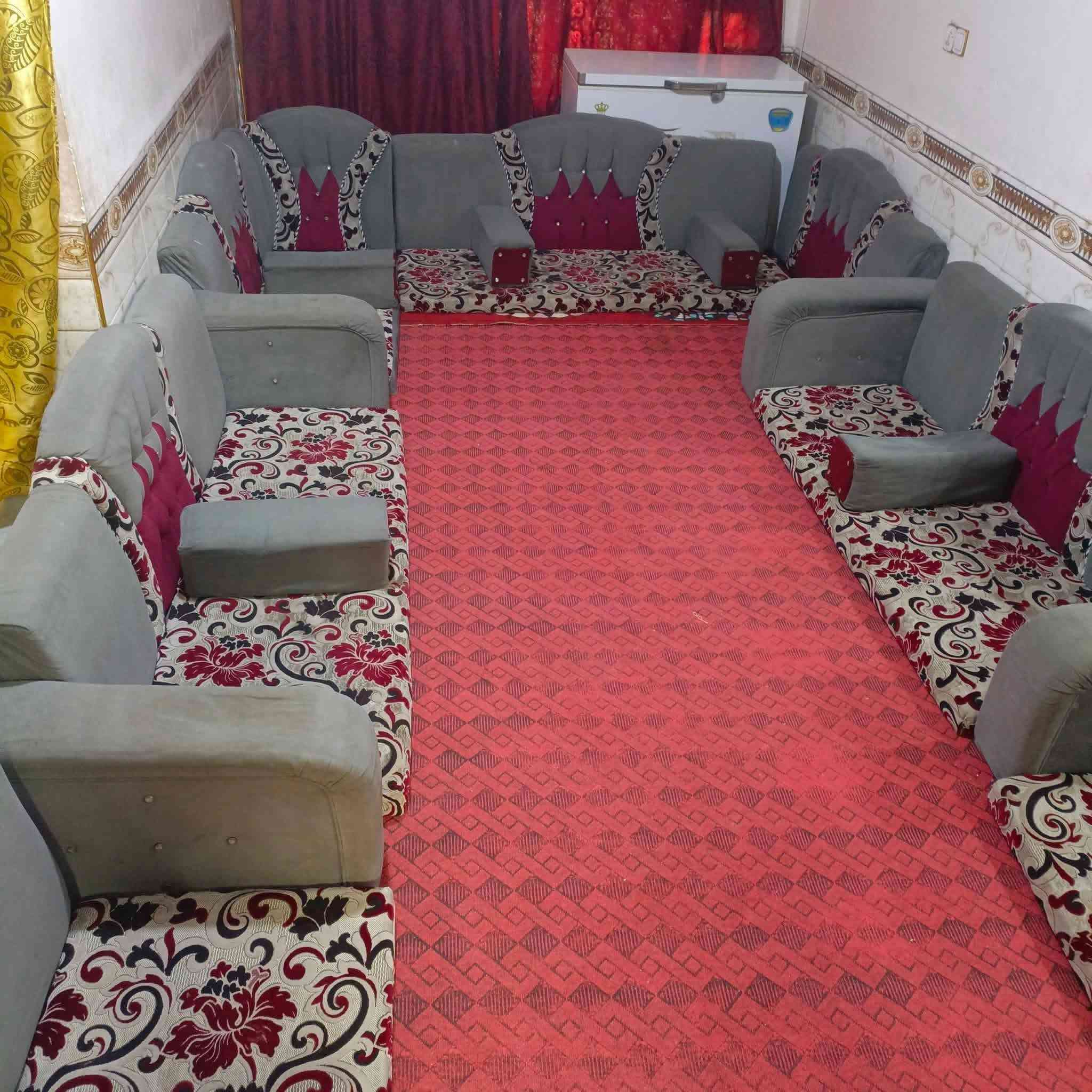 جلسة مستعمله تزگام  ارضياته خشب ومسانده خشب طوله مع عرضه 14 متر  تفصاله بمليون وربع السعر 350 وبيهه مجال قليل للأستفسار  ***********
