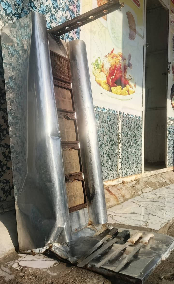 السلام عليكم
شواية گص سورية مع اربع سچاچين للبيع شوفة عينك قيم باليرضي بي الله وتعال اخذها للاستفسار واتساب او اتصال ***********
