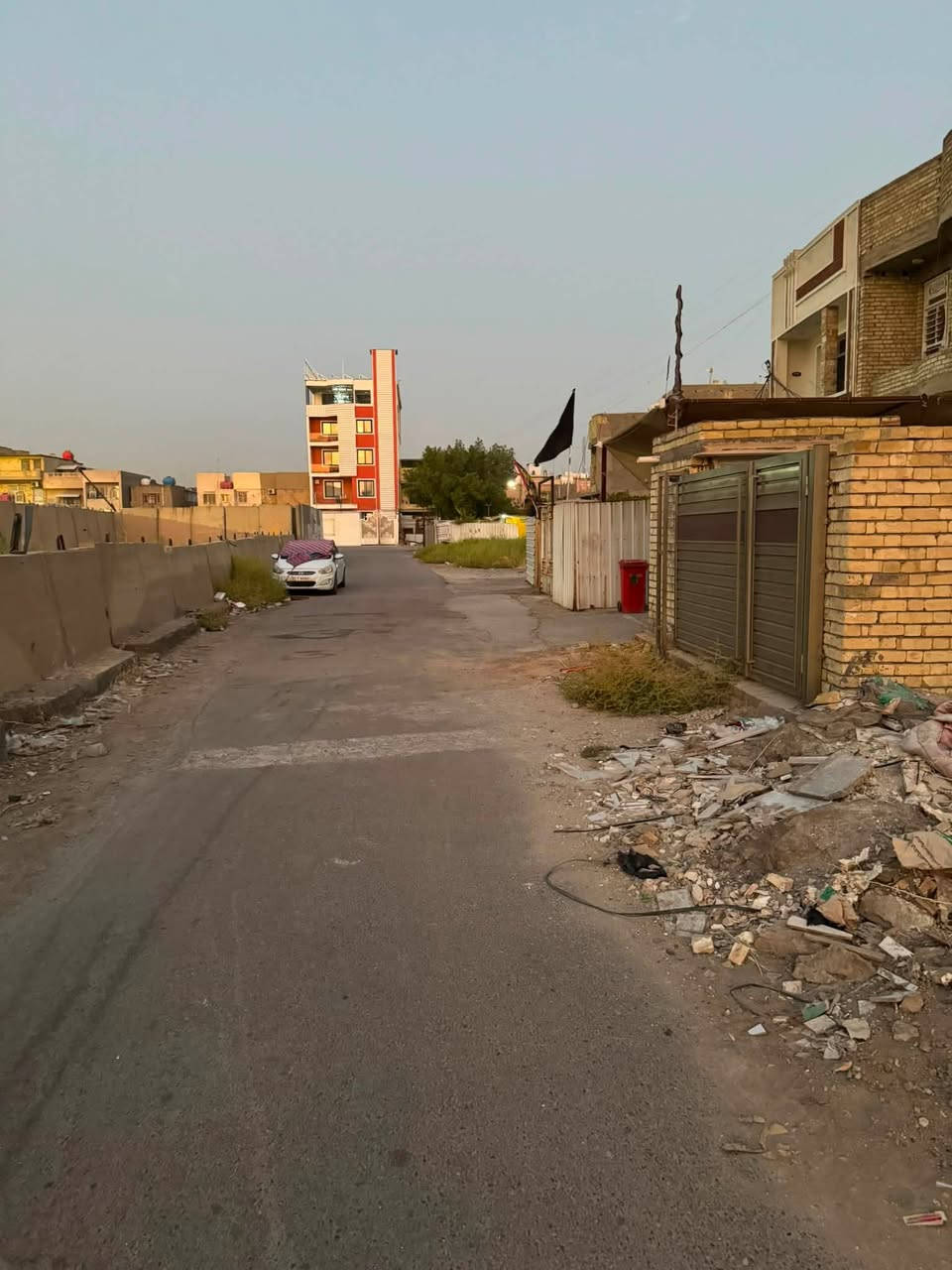 ألسلام عليكم
قطعة أرض للبيع ٧٥ متر في حي ألعامل في ألبستان

واجهه ٥ ونزال ١٥ 

***********
