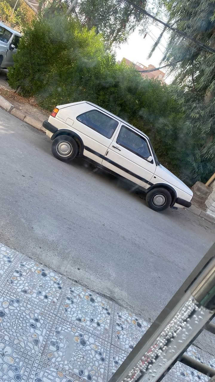 السلامو عليكم كولف تك باب للبيع مكينه وكير شرط سياره حلوه وايرمنيه كلها شغاله صبغ دواير خلفيه فقط سعر ٢٥قفل شرط تحويل ***********
