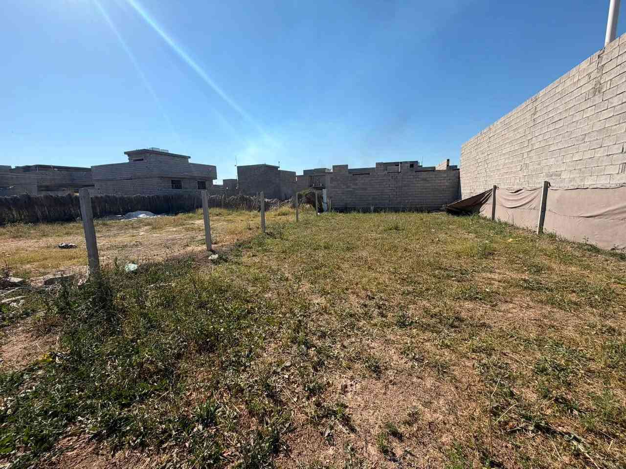 عرض جديد من علي الشمري للعقار
قطعه ارض سكنيه للبيع
مساحه 200متر وجه 10متر نزال 20متر 
الموقع حي الأمير خلف شارع الفرات موقع مميز 

منطقها كلها بيوت بلد متوفر ماء كهرباء

للاستفسار عن السعر اتصل ***********
