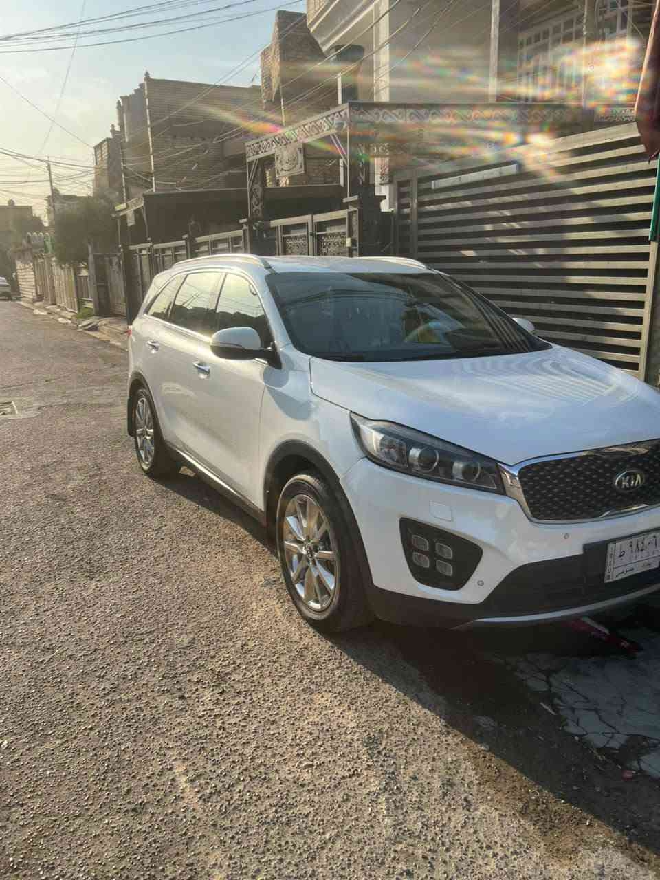 السلام عليكم
سورنتو مديل ٢٠١٨خليجي 
نص فول ثلاث قطع تبريد ٧راكب 
بصمه تحكمات استيرن معروفه الموصفات الباقيه سياره مال بيت استخدام شخصي 
سياره بيه بارد بالصندوق على كد شبر موضح بالصوره 
السعر ١٩٠وبيه مجال بسيط 
استفسار اكثر اتصل ***********
