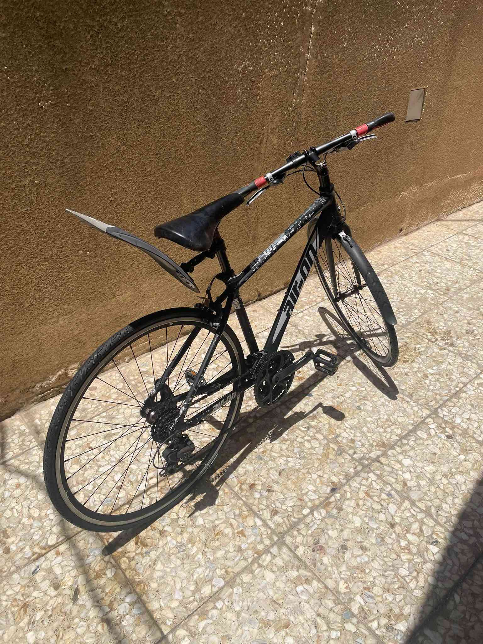 السلام عليكم بايسكل c700 شركة air-on
سستم كامل torney كلشي شغال ماناقصه شي عندك بس الماشه صبغها واكع اما الباقي كله مفول السعر 100 الف وبي مجال العنوان الأمين الثانيه رقم الهاتف : ***********
