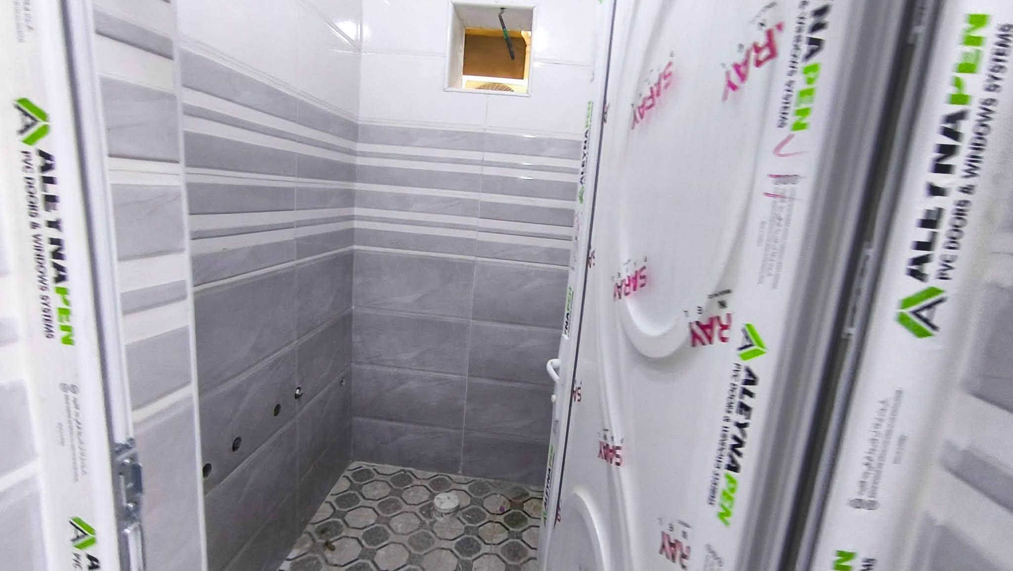 🏠دار للبيع مساحه ١٠٥ متر
مواصفات الدار 

صالتين 
غرف نوم 3 
مطبخ 
استقبال 
صحيات داخليه خارجيه 
طـابو صرف بناء كونكريت 

بنـاء حديث غيـر مسكون جاهز للسكن 

عنوان الدار حي الفرات خلف كليه الطب 
للاستفسار اكثر خاص 
او الاتصال ***********
