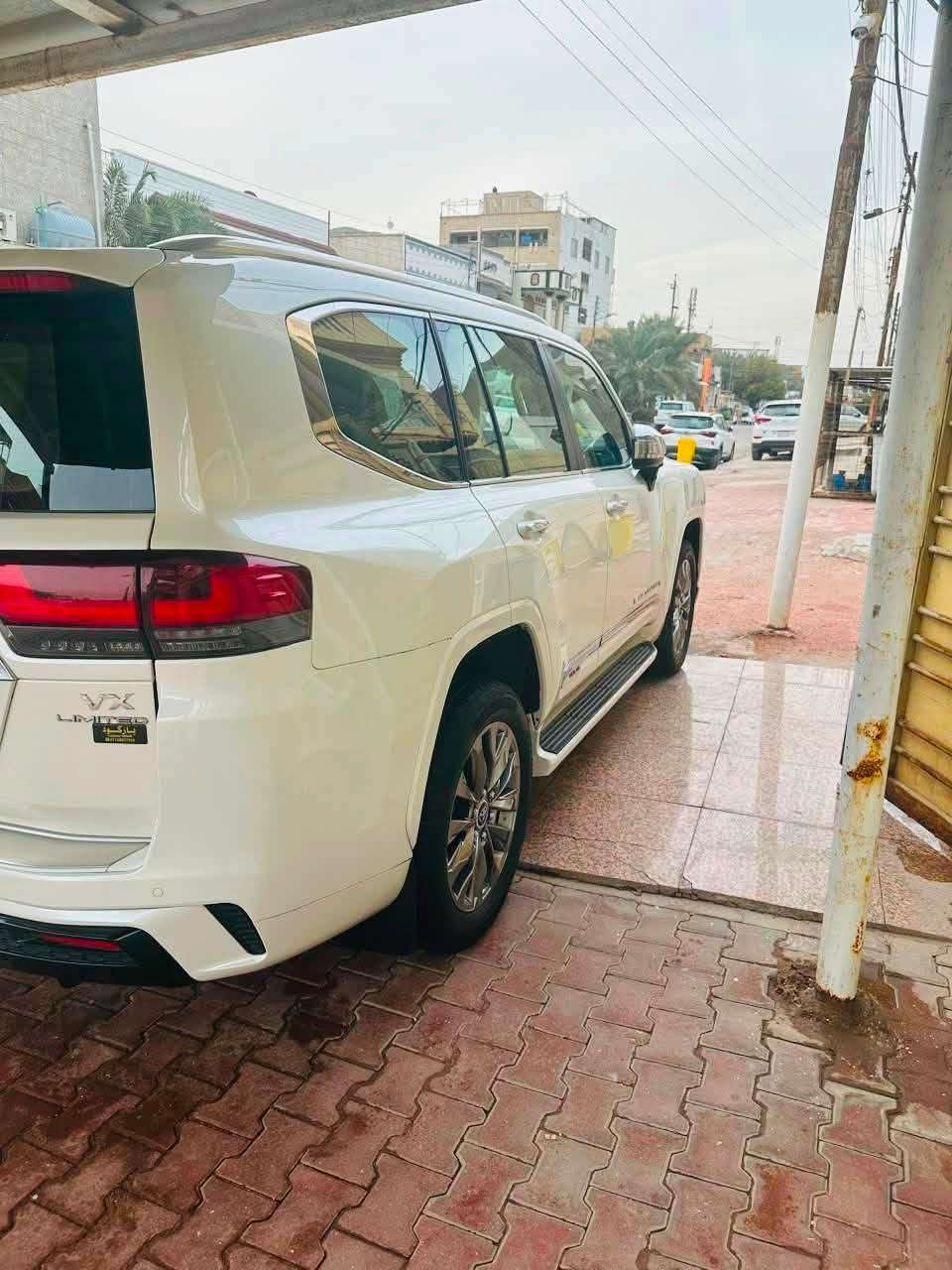 لاندكروز 2023 VX لمتد SAS

السيارة كلش جديدة مابيها كل مااحظه ومغلفه ppf حماية كفاله عامة

ماشية 37 الف / كم 

محرك 4000 تنفس طبيعي 
لمتد كامرات فول السيارة 
حساسات امامي خلفي 
رادار امامي خلفي 
كشنات تدفئه تبريد 
جنطة كهرباء + كشنات خلفيه كهرباء 
تحكم ستيرن وشاشات خلفية 

السيارة ساز أصل بعدها بالضمان 

رقم أربيل تحويل مباشر 

مكان السيارة البصرة 

السعر : 680 وبيها مجال بسيط للشراي 

للأستفسار : ***********
