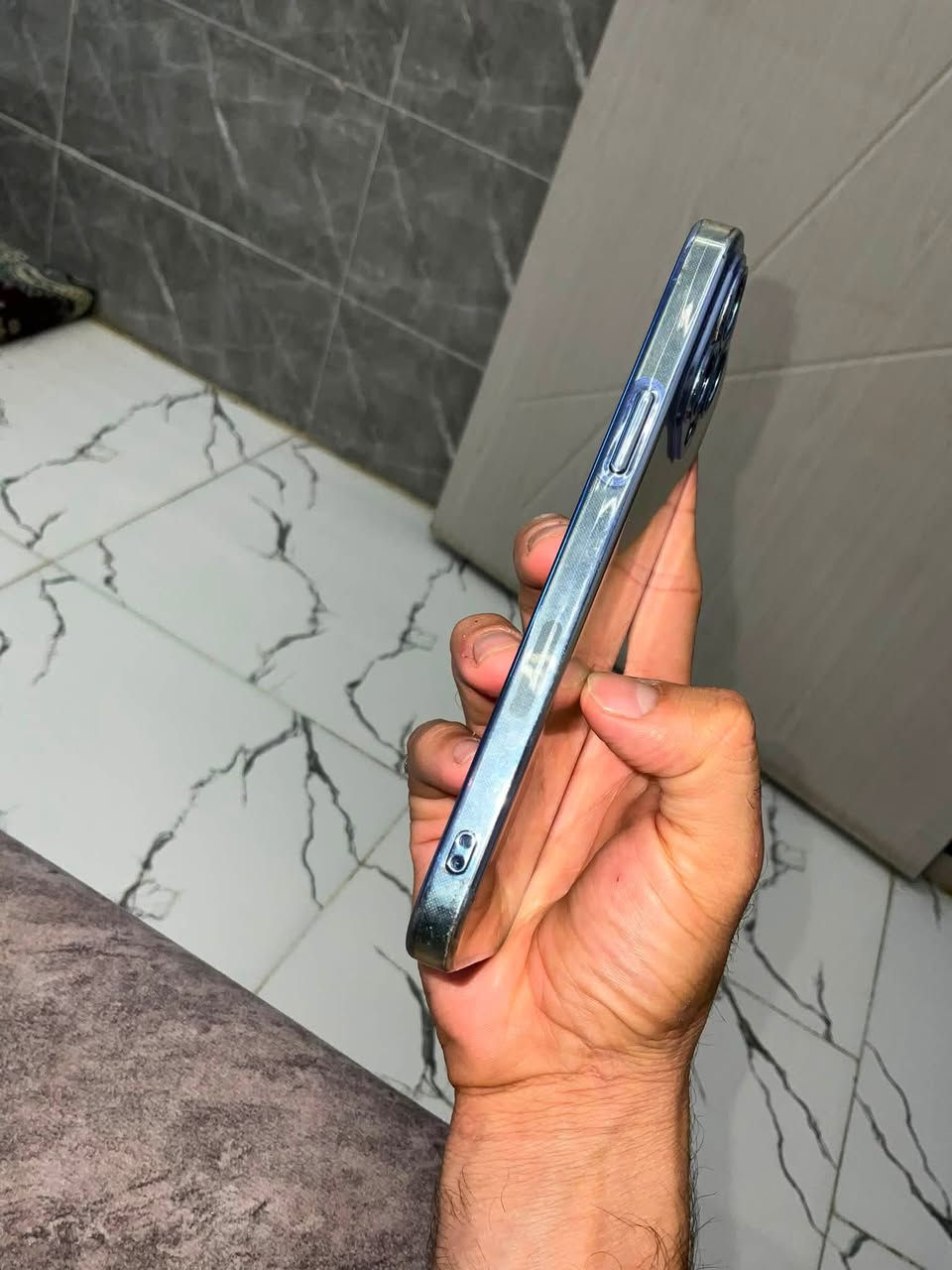 سلام عليكم آيفون 13 لون بحري  مبدل شاشه وكاله شرط وبطاريه ذاكره 256سعره 400 رقم الاتصال ***********
