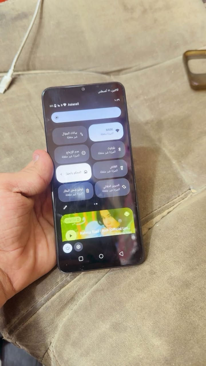 ‏سلام عليكم مضى للبيع ذاكرته 64 سعر الجهاز 100 بمجال وعنواني مدينة الصدر، قفلي إذا شراي اتصل على هذا الرقم ***********￼
