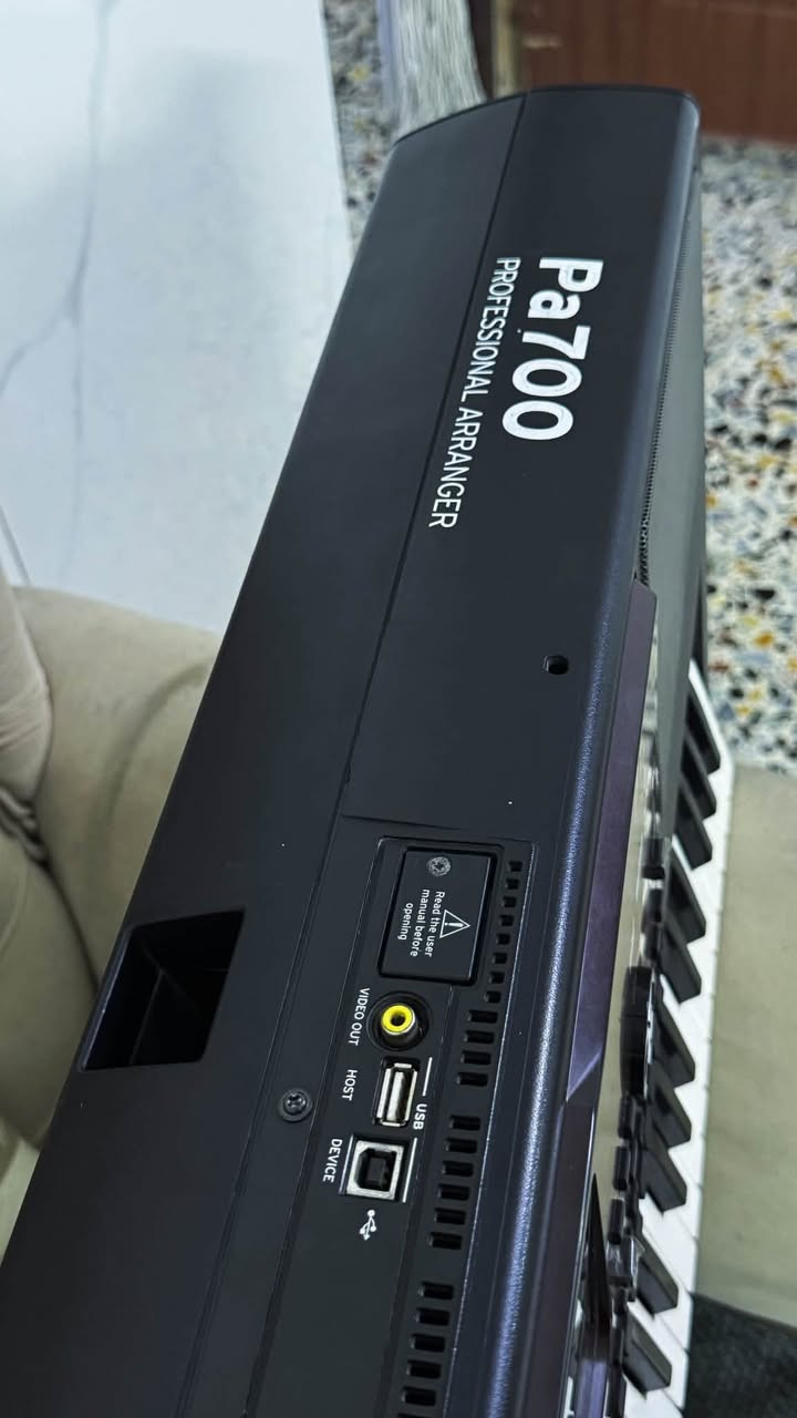سلام عليكم
Korg pa700
للبيع او مراوس بـMG1
مفتوح بس تنضيف 
بس بي كبسات من التشريق وحده منهن شويه تشكل 
والستاي بلاي شوي يشكل 
يعني يردالهن تنضيف
والجهاز مامصلح بس مفتوح تنضيف 
قطره لحيم مابي .

مكاني بغداد 
سعره 8وبي مجال 
***********
