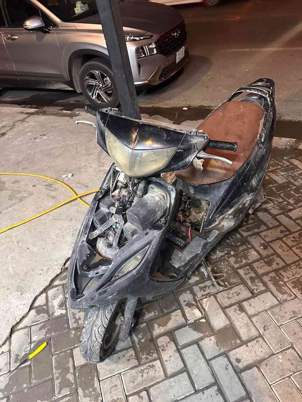 سلام عليكم دراجه للبيع طفت وضاع سويجها وتركتها من زمان ابيعها على حطتها  قيمو بما الله يرضي*********** مكاني بغداد زيونه
