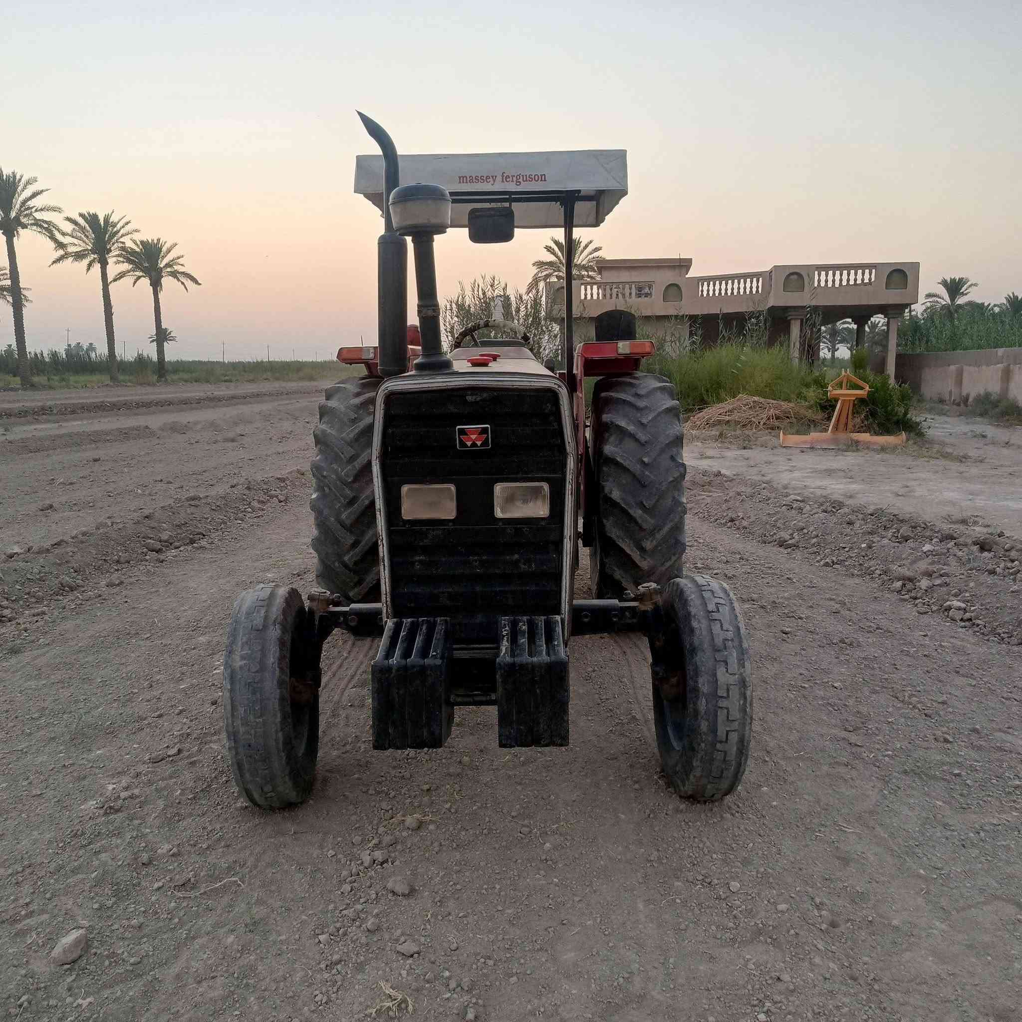 للبيع مكينه تركي 2002 رقم وسنويه راعيها موجود مكفوله من أي نقص والتصوير كدامك وتجي وتشوف وتفحص سعر خاص او اتصال على الرقم ***********.،،  ***********

