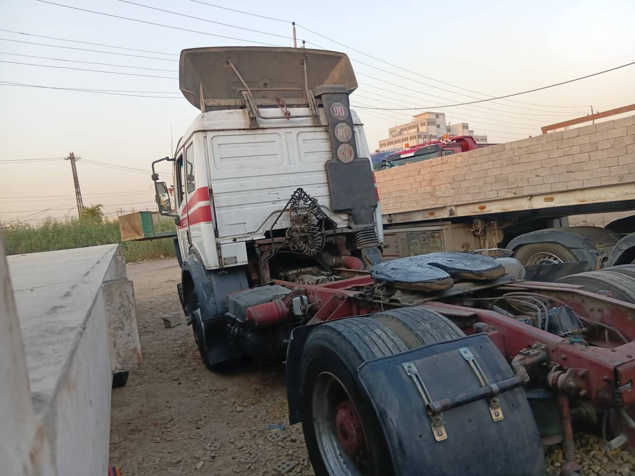 سلام عليكم سياره ال بيع مديل٩٣مسجل فلات٣ محوار سعر ١٤٠ ***********بيه مجال مكان بسمايه
