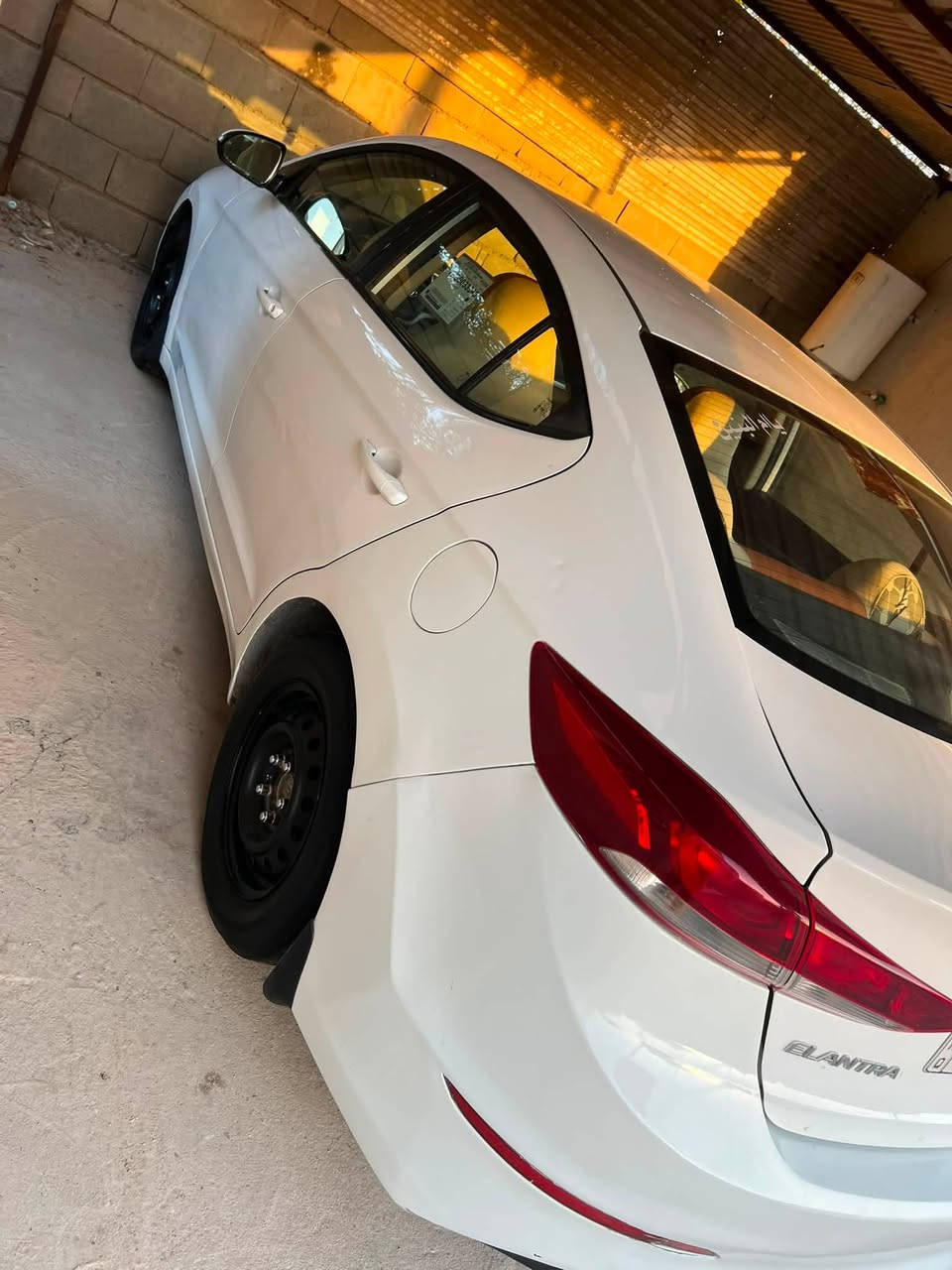 النتره مديل 17 خليجي سياره نضيفه محرك1600 تبريد ثلج حداده جديده سياره بسم ولد صاحبي تايرات جدد محرك ما مفتوح كير ما مفتوح تبريد قطعتين /***********
