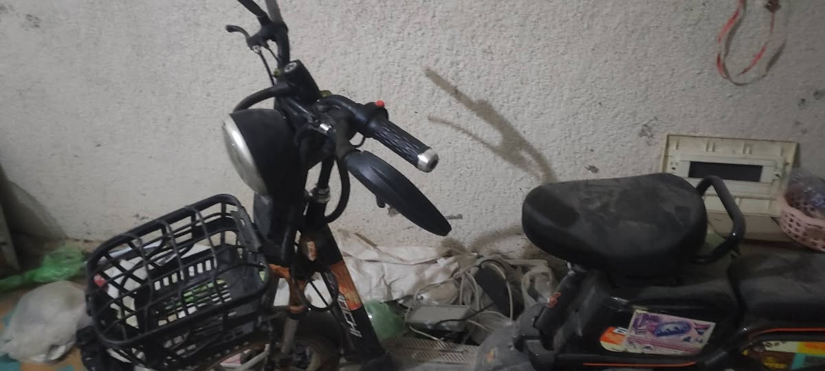 مستعجل... دراجة شحن للبيع حجم 18 اربعه باتري الدراجة نضيفة هذا الي اعرفة ما اعرف تفاصيلها مكلف بل نشر موجود واتساب ***********
