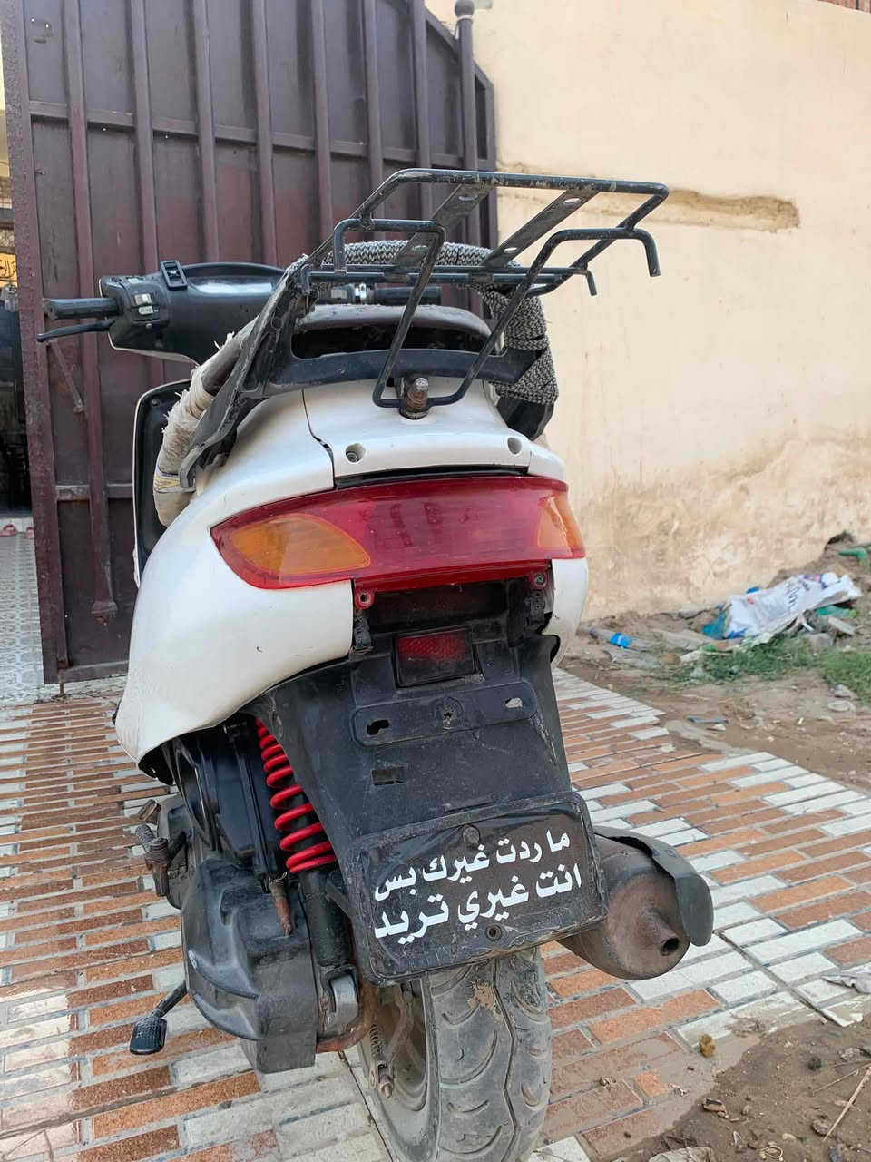 ‏سلام عليكم عيني دراجة فراشة دراجة  عوزه ترتيبات  كرهبايات كله شغاله سرعتها خير من الله ومكينة مبدل بيها بس ولفات￼ تجي تفحص شعلة ومعدل عنواني بابل حمزه الغربي سعر ٣٥٠ وبيه مجال حك جيه ￼￼
***********رقمي
