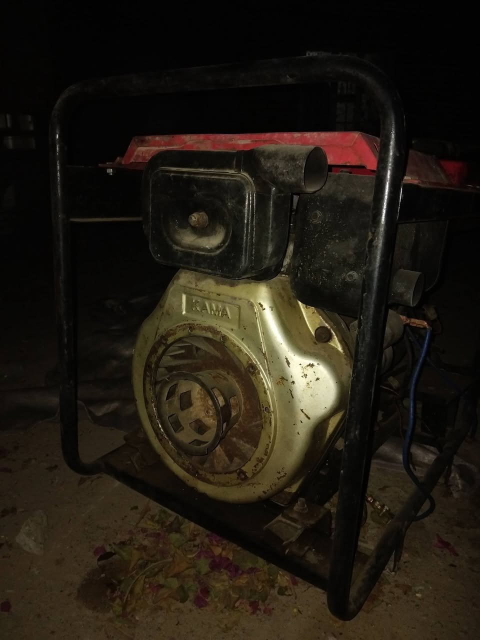 مولد كامه ٢٥ امبير جديده مكينه رأس توليد  انضاف جدآ عاطل بيه الكرت السعر ٢٥٠ الف الي يريده يخابر أو يراسل واتساب ***********
