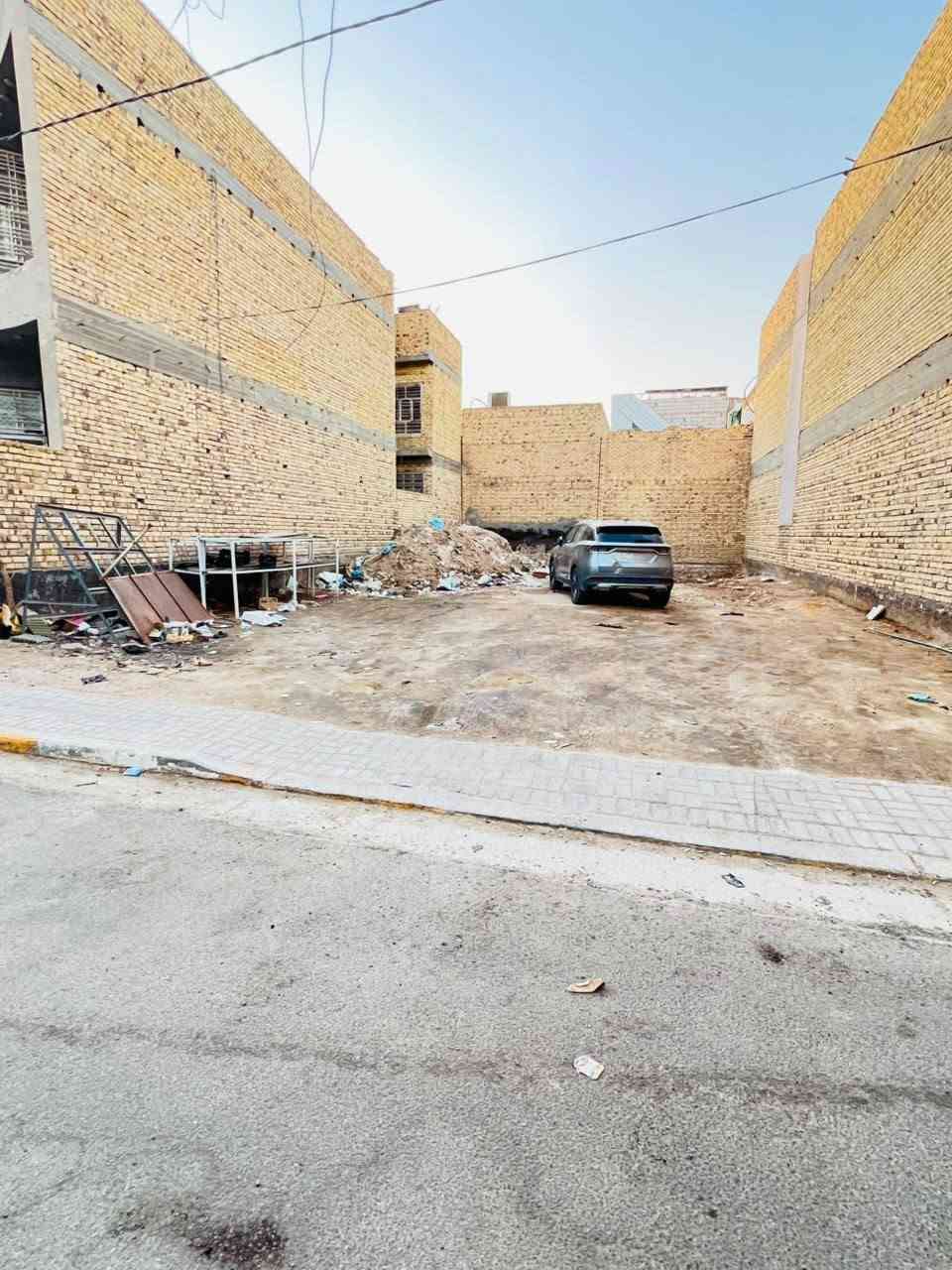 السلام عليكم
عرصه للبيع بحي الفرات قرب شركه حمورابي وقريبه على كليه الطب
خامسه  عرصه ٣٠ متر المساحه ١٣٨ متر الوجه ٦ نزال ٢٣ متر
لمعرفه التفاصيل الاتصال على الرقم *********** او مراسله الصفحه
