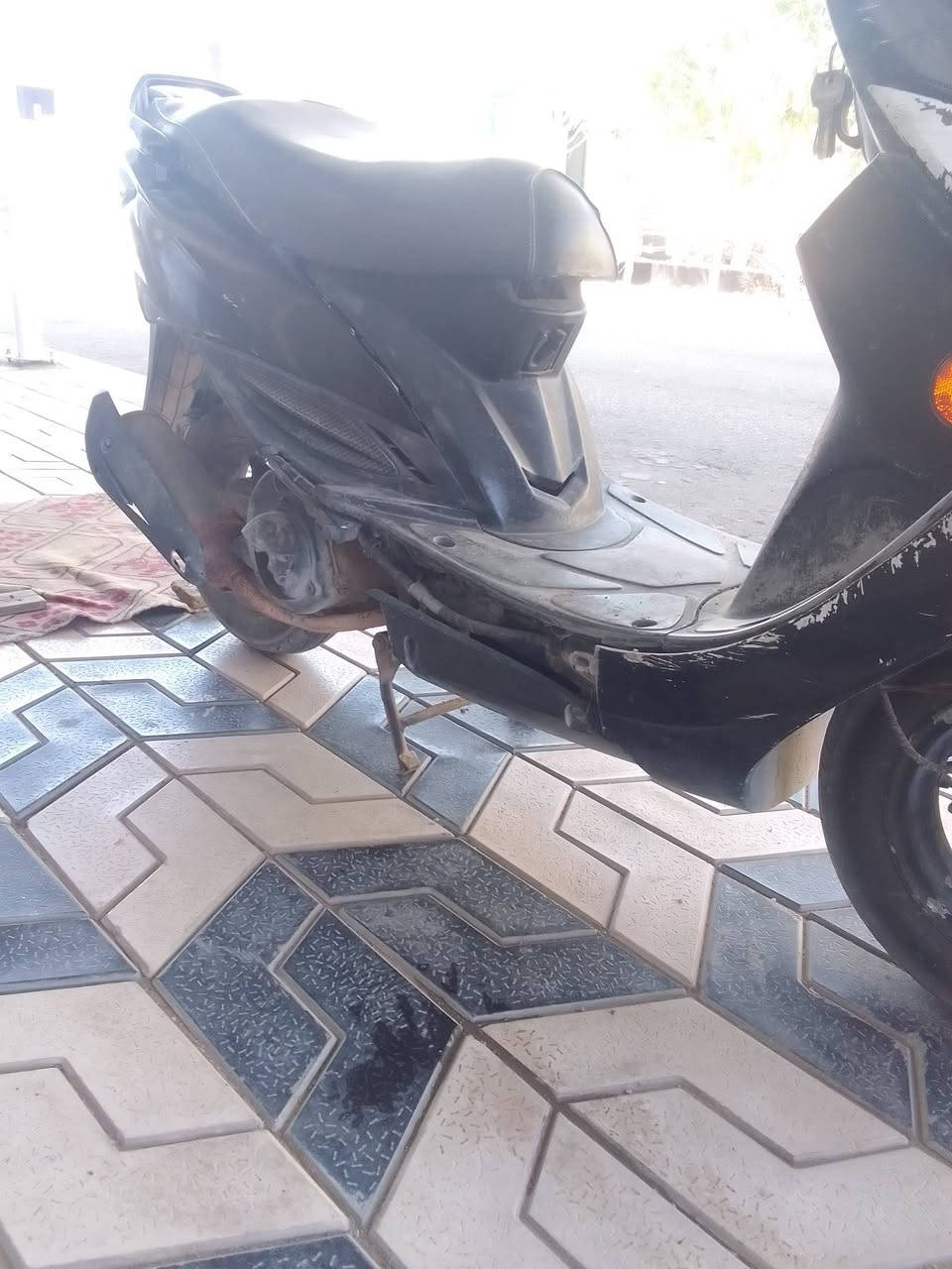 دراجه للبيع السعر ٥٠٠ آلف وبيها مجال أتصال على هذا الرقم *********** النجف الاشرف
