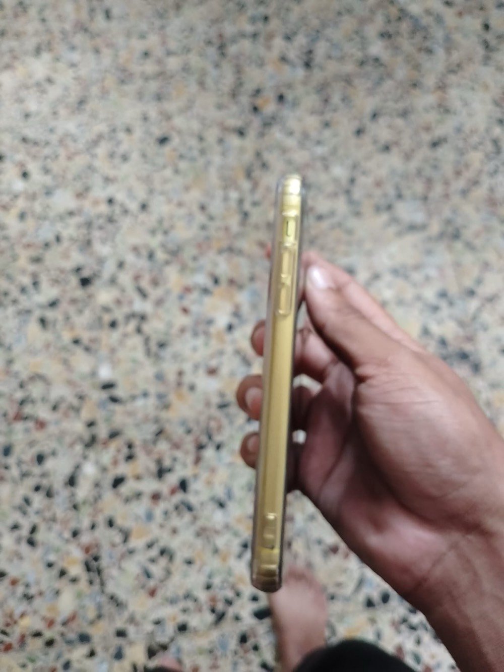 آيفون ١١ • عادي • بغداد