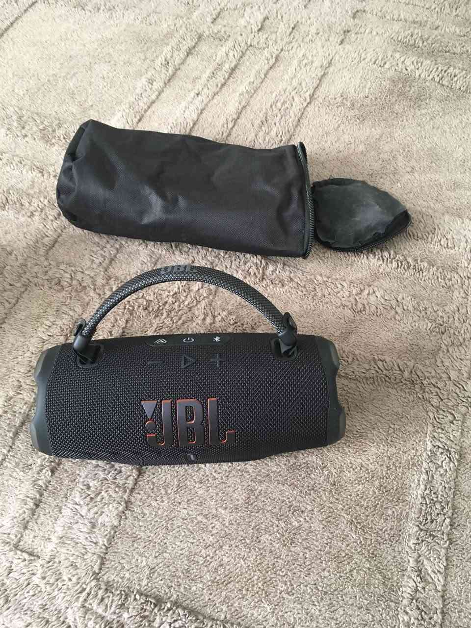 Jbl charge6 غنية عن التعريف للبيع في بغداد
