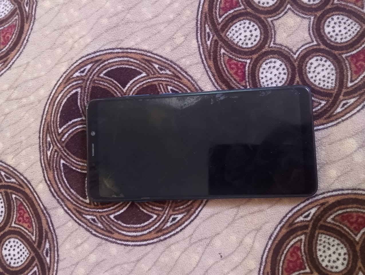 عاطل للبيع سعر 30بي مجال شاشه محتركه الباقي اي عيب مابي اذكره 256لو 128ماعرف بل ضبط شحن تايبسي
