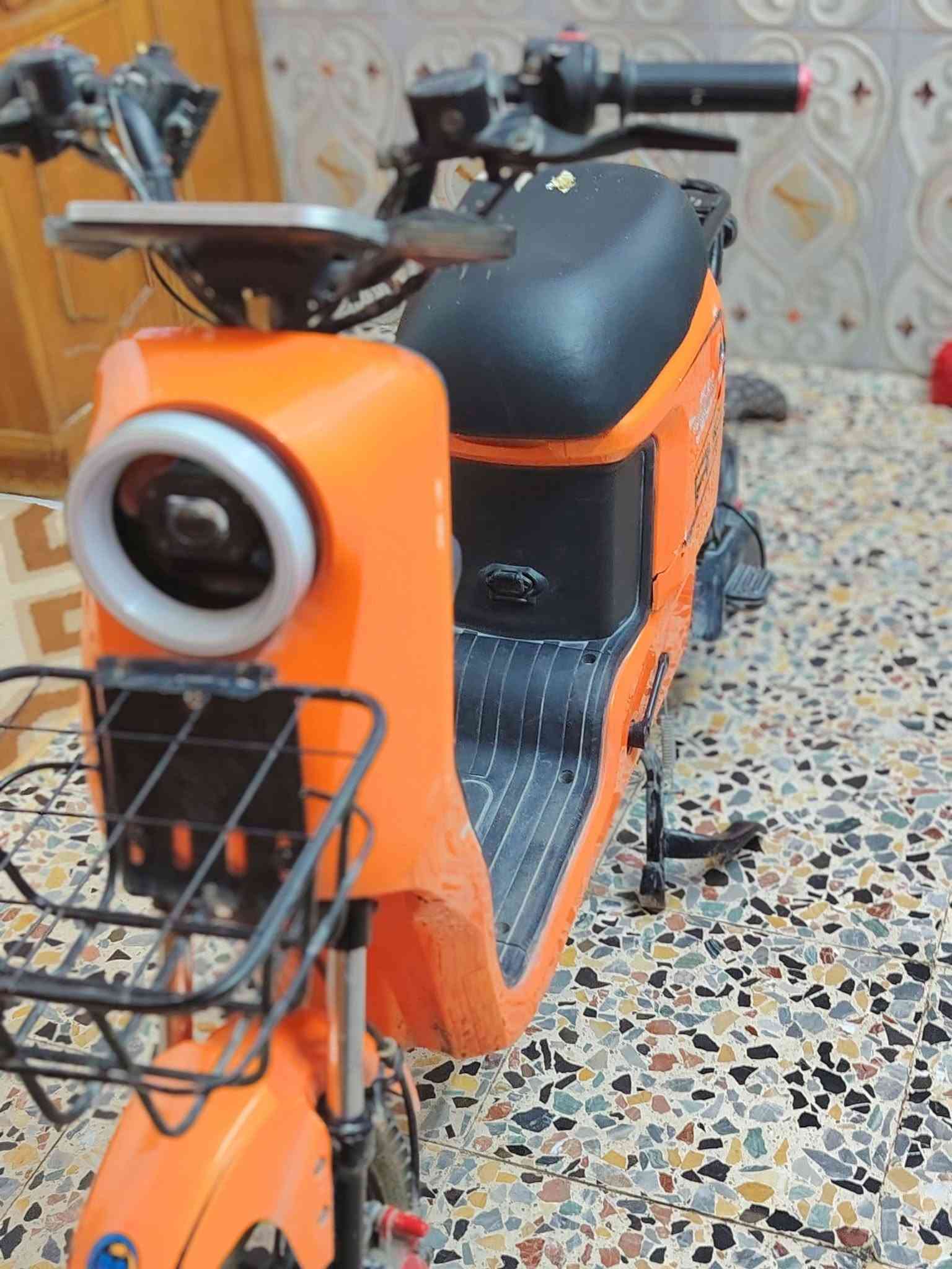 سلام عليكم عندي دراجه شحن لبيع نوع ار تسعه جديده بطرياته جدددددددد دراجه كامله مكمله حلوه بيه نضام R
4سرعلايت عالي ناصي هورن تايرات جدد شاره يمنه يسره دبل شاره بكاني بغداد بل مدينه لسعر 325وبيه مجال لطيبين رقمي ***********
