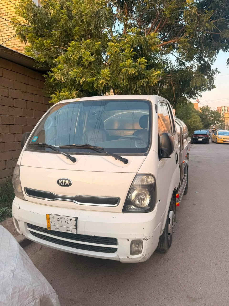 السلام عليكم كيا بنكو 4000 تنكر ستيل 304 حجم الخزان 4000
السيارة خير من الله فقط بيه خيط تبخير خفيف جدا 
بنسبة للنماذج التعبانه لا تتصل ودور صيدات اني لا مستعجل ع بيعته ولا متوازي فهاي الفئه لا تتصلون سعره 165 السيارة كامله كبل تطلع للشغل ***********
