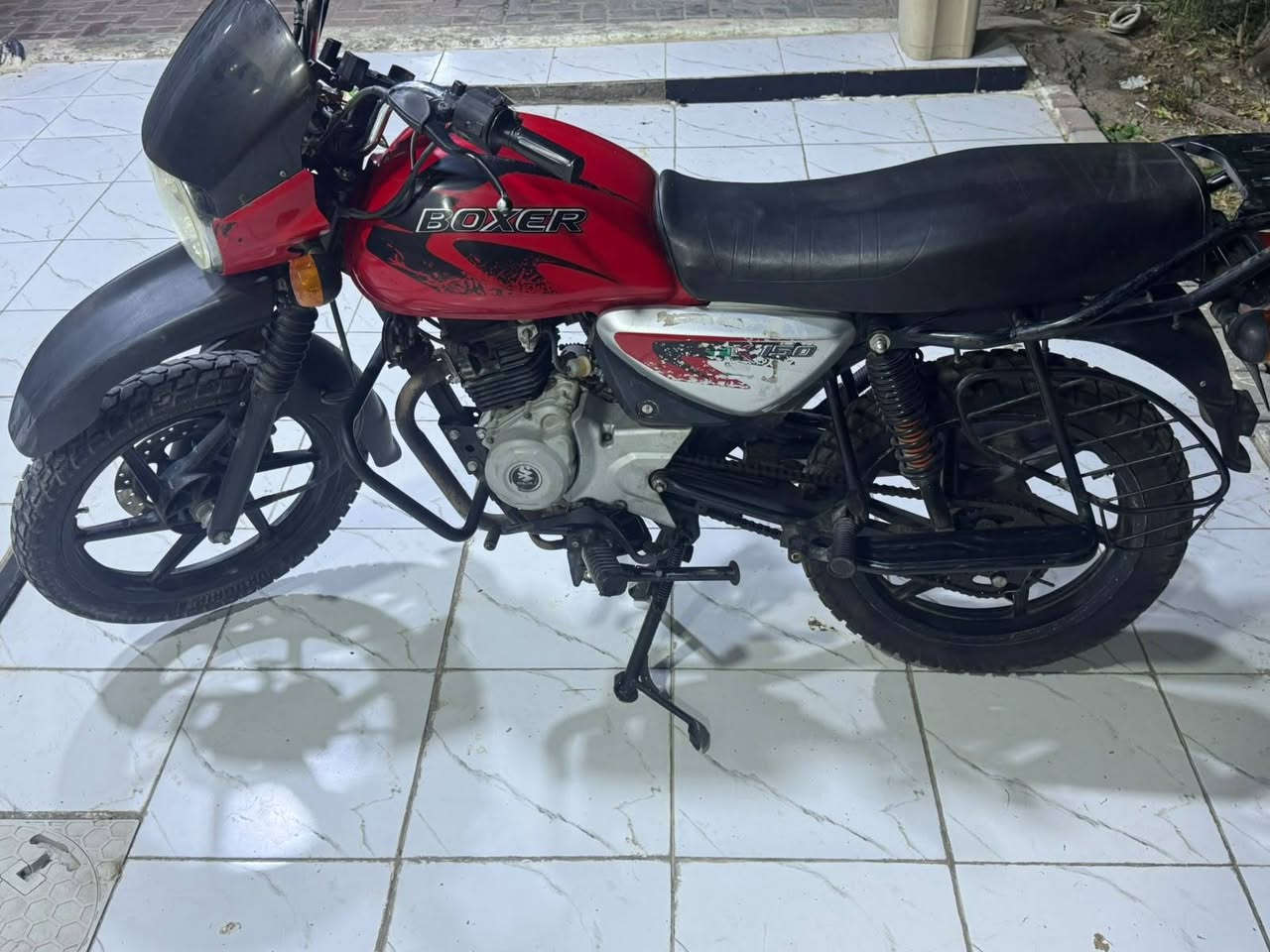 🏍️ للبيع باجاج بوكسر جبلي 150 موديل 2023
📍 الموقع: كربلاء – عون

• ماشية 38 ألف وفوك بشوية

• الماطور على وضع الشركة وما بيه دخان او هيط دخان مابيهه

• تشغيل سريع جداً، تشتغل من أول دعسة وما تتأخر

• الگير والكلچ فول شغالات

• جميع الكهربائيات شغالة

• السلف شغال، البطارية فقط تعبانة وتحتاج تبديل

 بيها هندر شغال تص دوسه تشتغل

• ما بيها حادث

•  بدون ارقام أوراقها نظامية والنقل والتحويل سهل وبسيط

• ما عدا الاستهلاكيات، الدراجة على وضع الشركة

• سبب البيع: أريد أشتري سيارة

💰 السعر: 1,250,000 قفل قفل 🔒🔒

والنقاش بسيط للجاد فقط

📞 ***********

📲 واتساب فقط — ماسنجر غير متواجد

💬 التعليقات موجود والرصيد موجود

الرجاء عدم بخس الدراجة، والجاد يتصل.

... 

ملاحظه ملاحظه / الدراجه مصوره بدون غسل اعتذر على هلشي
