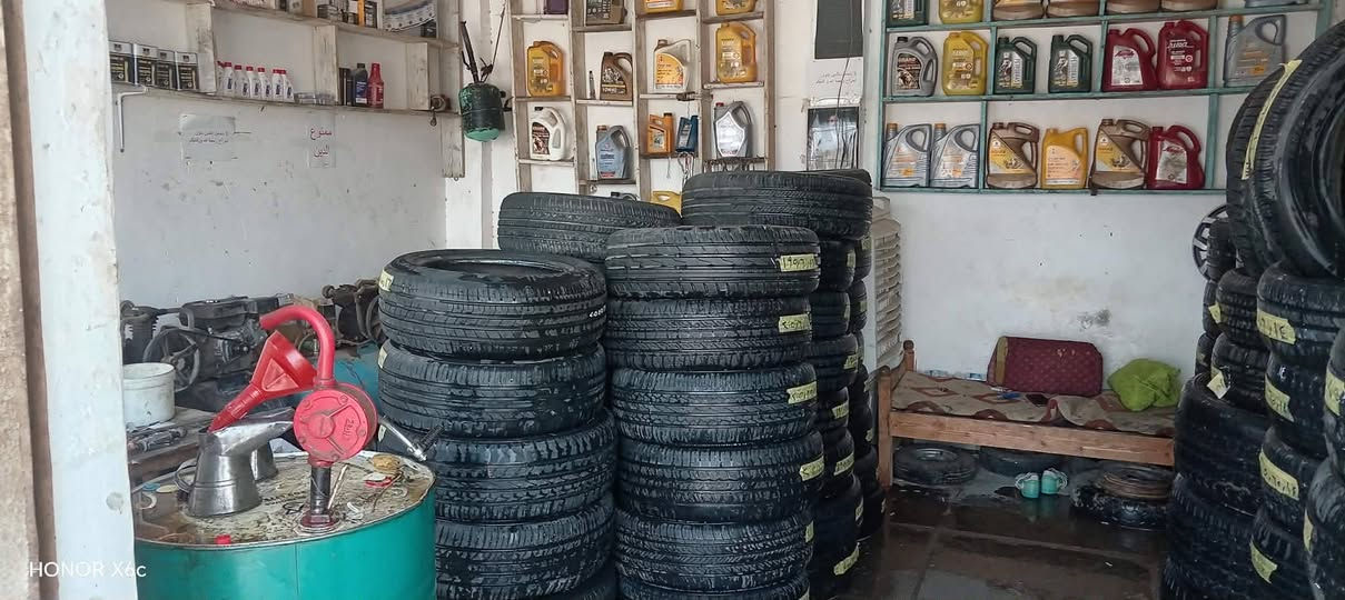 سلام عليكم  شباب تم وبحمد لله يتوفر لدينا اطارات مستخدمه يعني فتح اطار ماشاء الله نقشته عاليه جدا جميع انواع القياسات من ١٤ لحد ال ٢٠ وباسعار مناسبه جدا

مكان المحل شارع ٤٠ مقابيل الجنسيه محلات صادق شخير ابو علاء 

*********** 
***********
