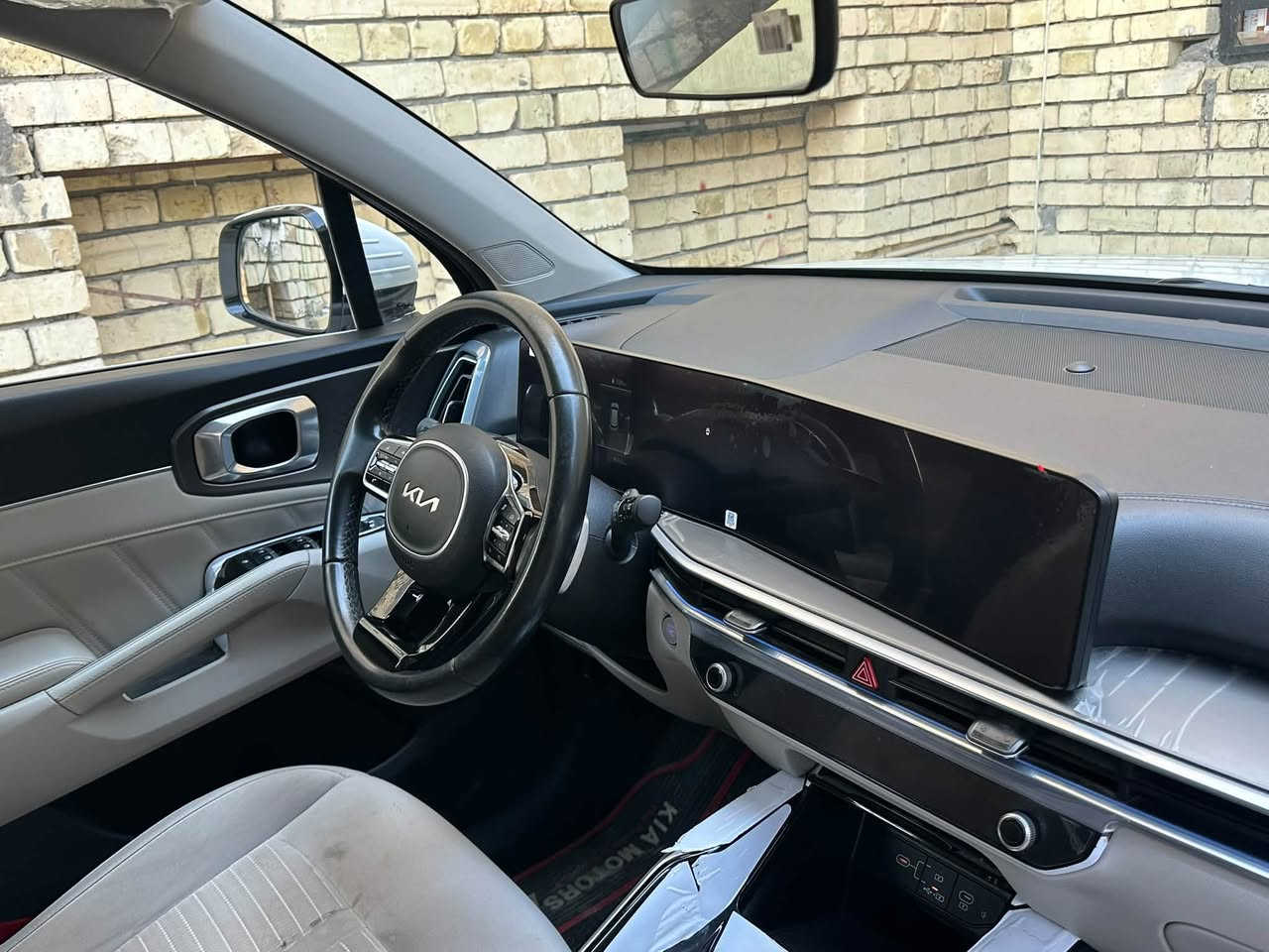 🚘 للبيع كيا سورينتو 2024

💰 السعر: 280 ورقة
يوجد مجال بسيط للتفاوض للجاد

📍 الموقع: البصرة – ياسين خريط

🔹 تفاصيل السيارة:
• كيا سورينتو موديل 2024
• رقم بصرة الجديد والسيارة باسمي
• الممشى الحالي 83,000 كم وقابل للزيادة
• خليجية
• بنزين
• محرك 6 سلندر 
• ضمان وكالة كيا الدولية: 5 سنوات أو 100 ألف كم بشرط الفحص

🔹 أبرز المواصفات:
• حساسات إطارات
• شفتات ستيرن
• شاشة + عدادات ديجتال + كاميرا
• جنوط قياس 19
• سايد بريك كهربائي
• مقاعد أمامية كهربائية
• المقعد الخلفي كهربائي
• صندوق كهربائي
• داخلية بإضاءة متغيرة 14 لون
• إضاءة زينون + حساس مطر
• بصمة تشغيل عن بُعد + ترحيب كيا
• حساسات أمامية وخلفية
• برادات جانبية
• شاحن هاتف لاسلكي
• نافيكيشن (نظام الخرائط وتحديد المواقع)
• حساسات كشفات
• هندبريك بصمة
• ثلاث قطع تبريد
• التبريد الخلفي بتحكم منفصل
• 4 أنظمة قيادة Drive Mode
• نظام فرامل ذكي Auto Hold
• نهاري أمامي LED
• خلفي LED
• مرايا طي كهربائي مع إشارة جانبية

📞 للتواصل واتساب:
***********
