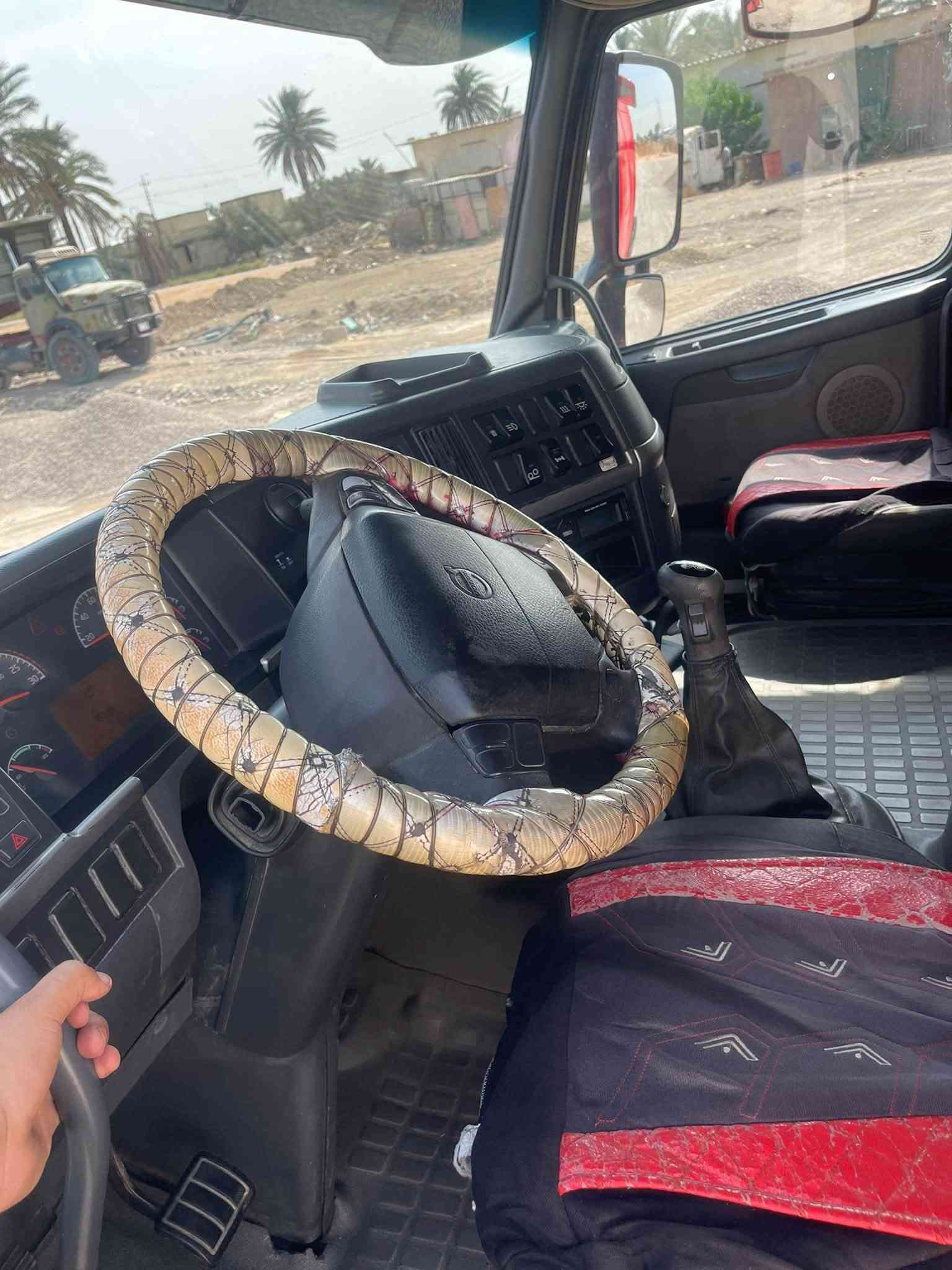 فالفو ٢٠٠٦ • محرك ٤٦٠ • فلات جوانب متحركة