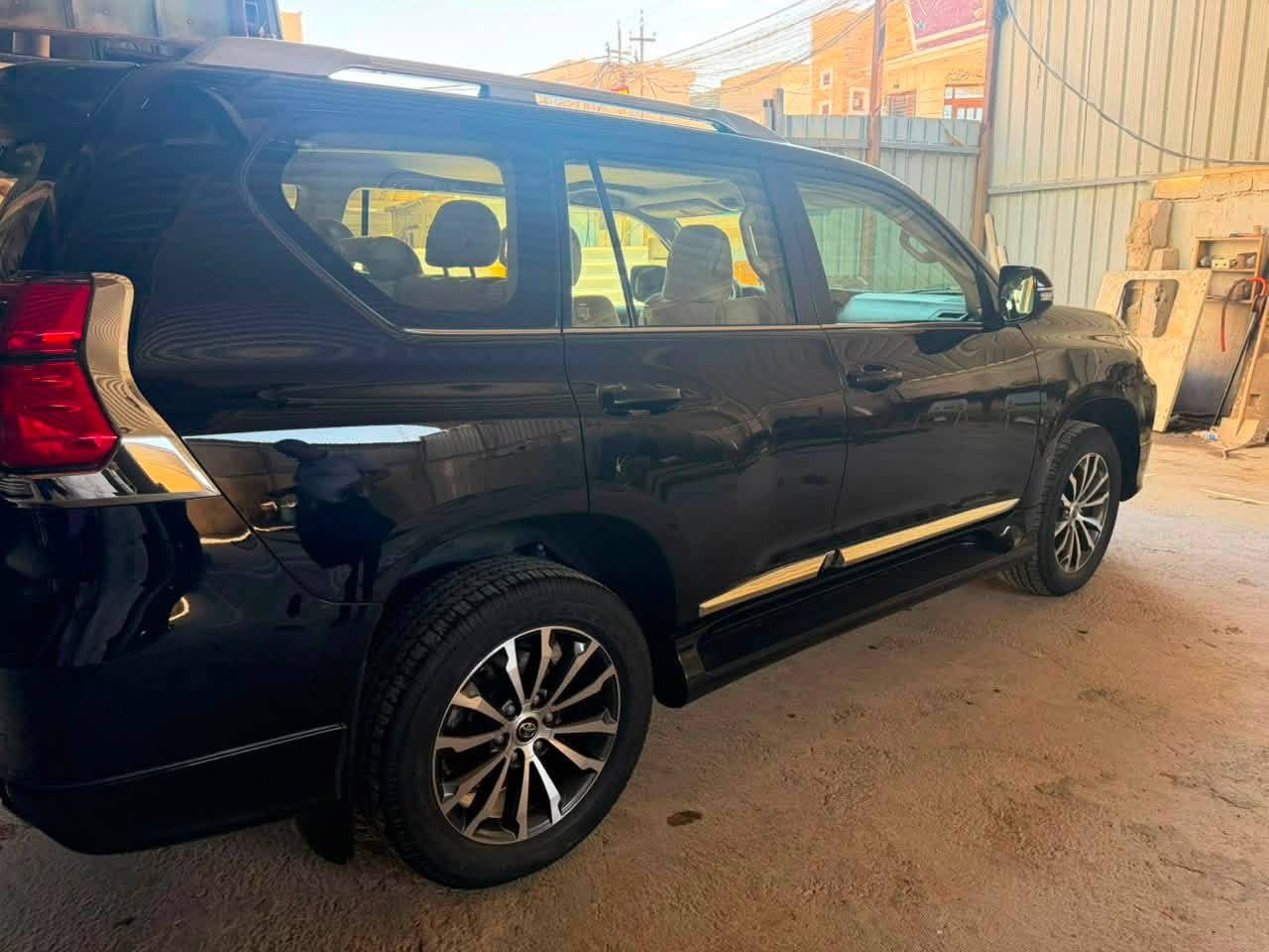 برادو 2022 Vx
فول مواصفات 
كشنات جلد
السعر 4و 75 ورقة
مغلفة السيارة ppf
بغداد الدورة
***********
