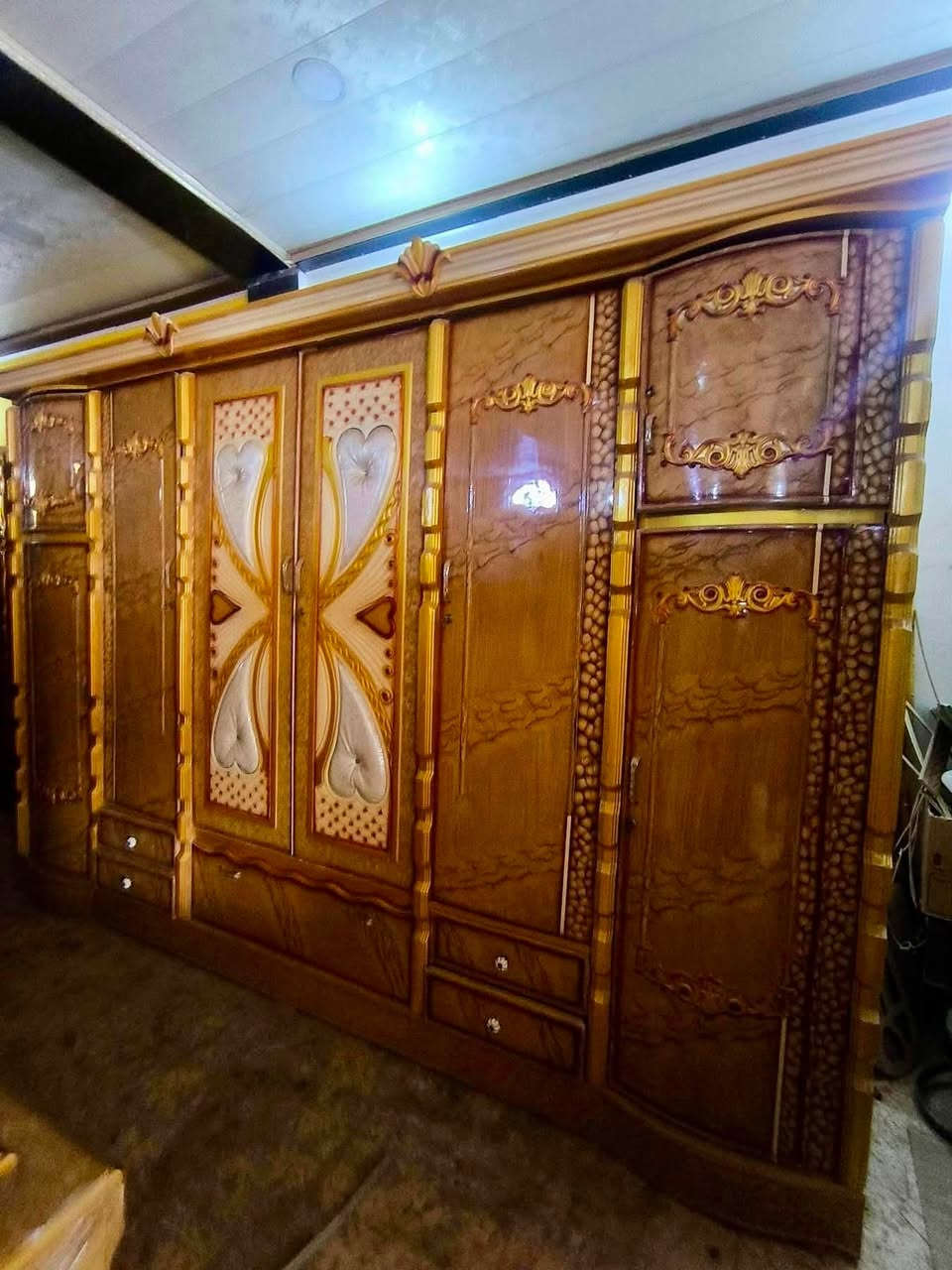 السلام عليكم غرفة نوم صاج حطاطة صبغ حراري تصميم تركي شغل مرتب اخو الجديد فول بسعر 850الف وبيها مجال للطيبين عنوان بعقوبة كاطون شارع المدارس مزاد ضي القمر استفسار خاص او الرقم ***********

