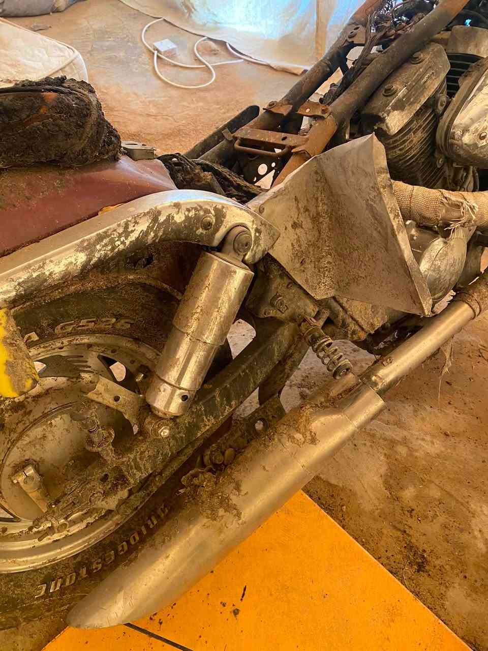 سلام عليكم
دراجة هارلي سازوكي مارودر 400cc موديل 2002
الدراجة محتركة واكو بيها شغلات صاحية مثل التايرات والويالة والمحرك والراديتر والدبلات الخلفية والدبلات الامامية يحتاجلهن تجفيت والمروحة مال راديتر وهواي شغلات ما لايحها ضرر والتفيده يراسلني على الخاص او يتصل على الارقام (***********) او
(***********)
مكاني صلاح الدين تكريت
السعر (500) وبيها مجال بسيط
