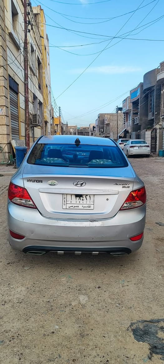 اكسنت خليجي بلو نص فول
٢٠١٣ 
محرك ١٦٠٠
رقم قادسية
ل اتصال ***********
العنوان بغداد الغزاليه
