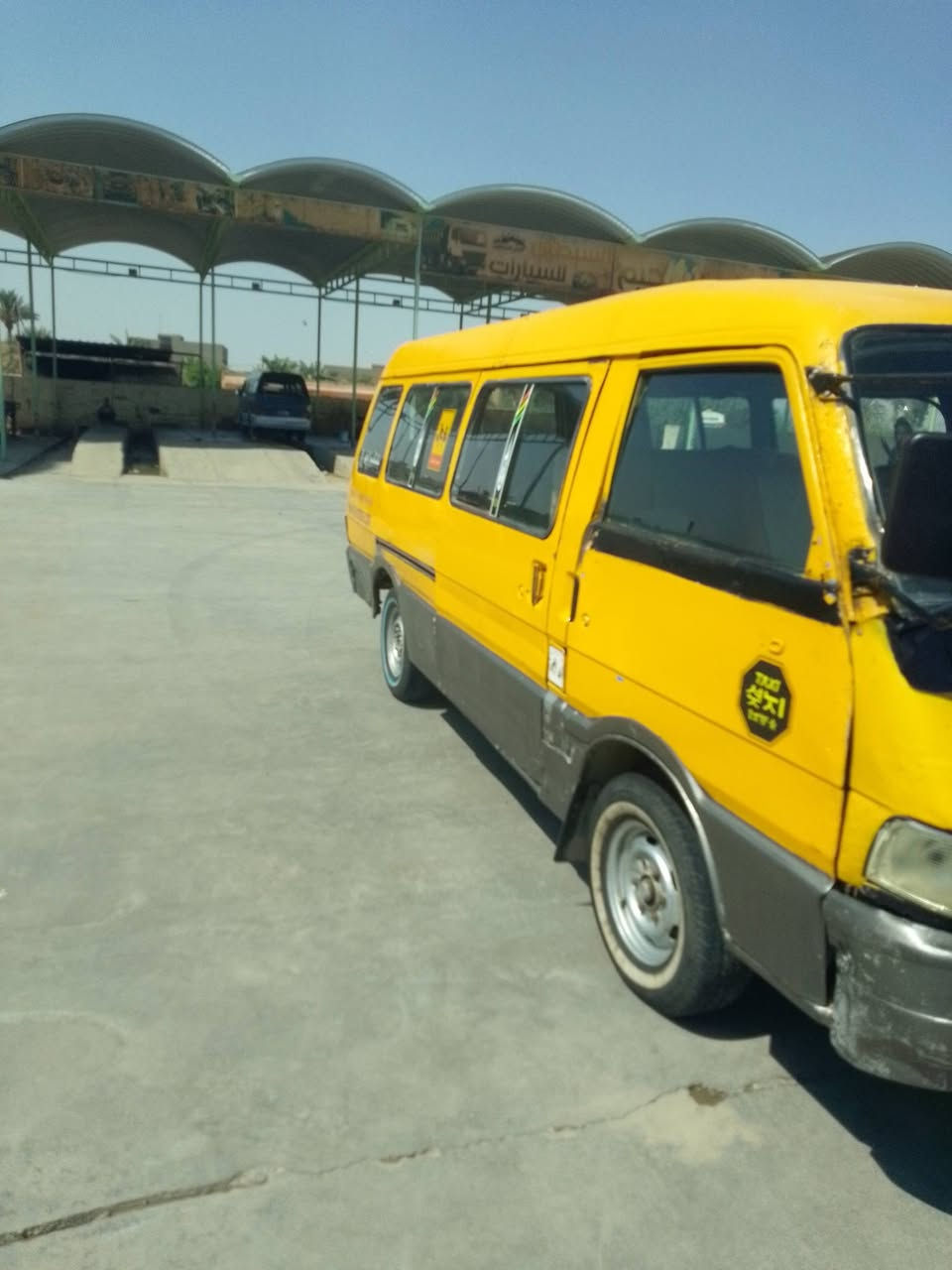 عينك هنا كيا اوسي للبيع جاهزه قبل للشارع تخم تاير حداديه مالك ما ندله مالتها جير ومكين
‏‪***********‬‏
السعر 25 وبيها مجال
عينك هنا كيا اوسي للبيع جاهزه قبل للشارع تخم تاير حداديه مالك ما ندله مالتها جير ومكين المكان ديوانيه
