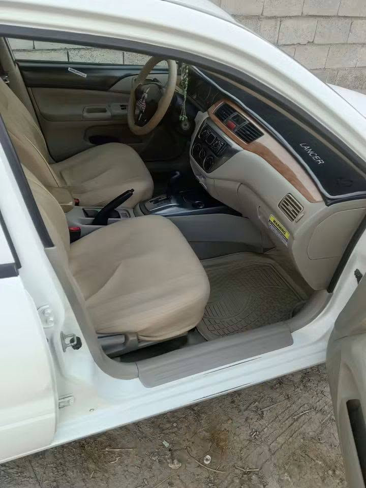 السلام عليكم الانسر 11 بيضه رقم بغداد بسمي شرط التحويل سونار موجود بل منشور  بدون داخل بدون ضربه سيارة جديدة مال جناي بيه بنيد فقط صبغ والهلال الخلفي شويه بدون داخل سيارة محرك وكير كفاله عامه تبريد ثلج صدر امامي خلفي جديد تخم تايرات جديد سنويه 28 شرط التحويل مكاني ديالى الخالص السعر 88 وبيه مجال الشراي يتصل ‏‪***********‬‏
