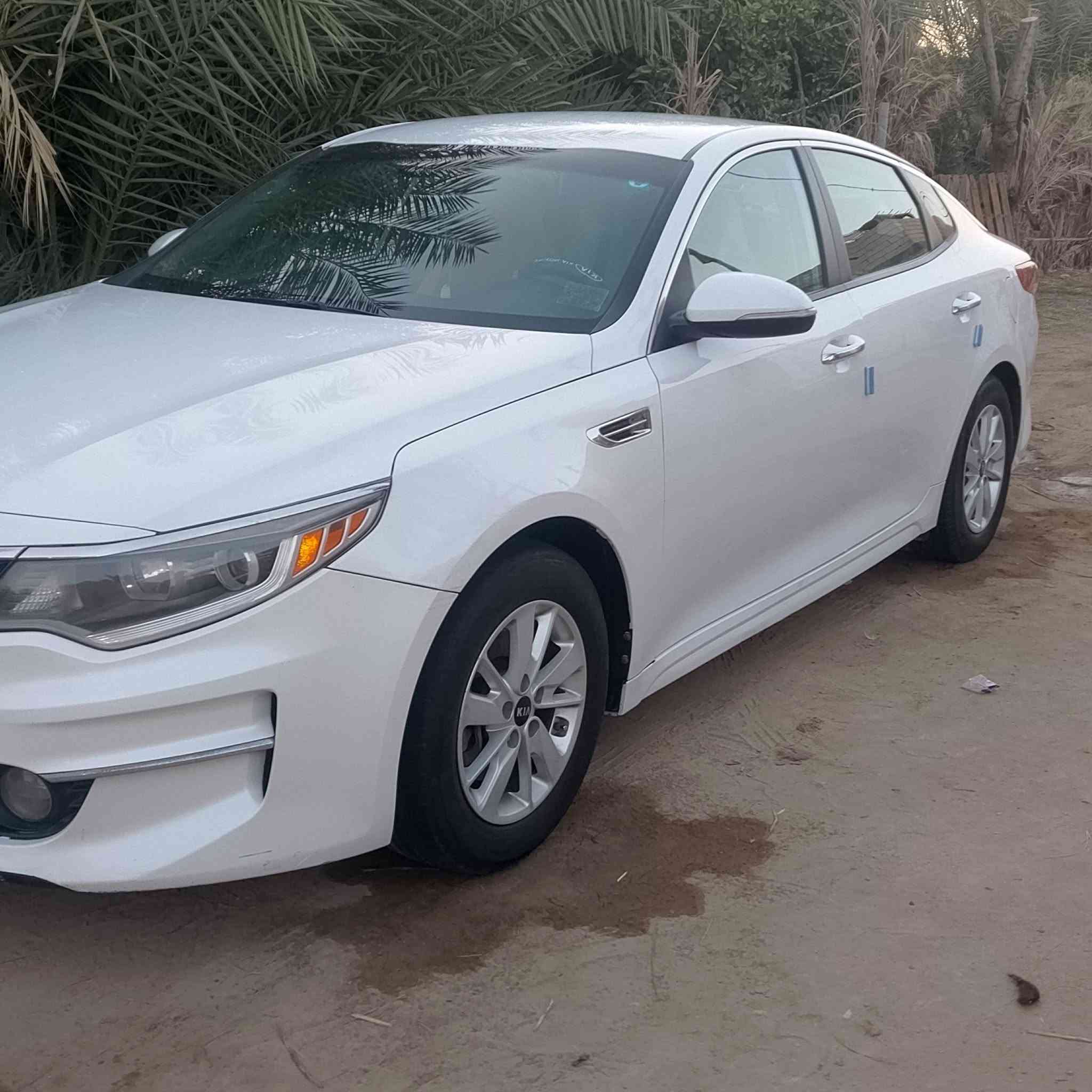 سلام عليكم
كيا اوبتيما موديل 17 وارد امريكي ابيض صدفي 
قادسيه محرك 2400 جي دي محرك كير ما مفتوح
جاملغ امامي أيسر ماشيه 98 داخل بيجي س 133 
مجال بسيط ***********
