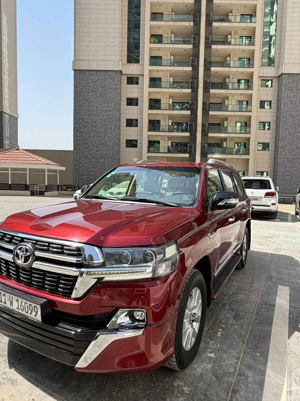 سلام عليكم 
لاندكروز موديل ١٦ بريم فول مواصفات بيها صبغ جاملغ خلفي + باب سيارة جديدة جدا 
سونر مرفق بالمنشور 
ماشية ١١٩ الف مشي حقيقي 
تخم تاير جديد
السعر ٣٧٥$
مكان السيارة علي صالح مقابل مرور الطوبجي

