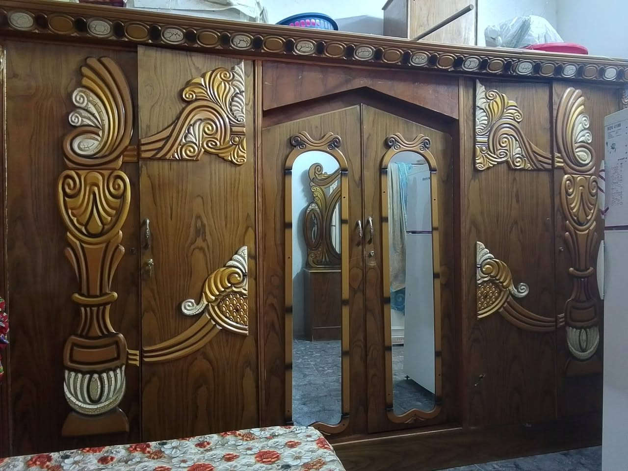 السلام عليكم غرفه خشاب البيع الغرفه عايزهه ترتيبات بصيطه السعر 300 الاستفسار ***********
