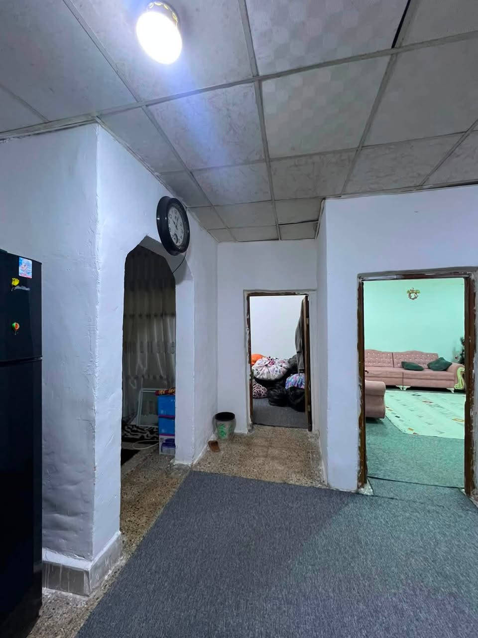يعلن مكتب البحر للاستثمارات العقارية

عن توفر بيت للاجار في دور المحاربين قرب حدائق دور الظباط الجديده موقع جدا مميز

مواصفات البيت

غرف عدد 3
صالة
استقبال
مطبخ 
صحيات
كراج
سعر الايجار 600 الف قفل

للاستفسار زيارة موقعنا الكائن في البصرة _الجبيلة_ الشارع العام  او الاتصال على الارقام التاليه 
‏ ***********
‏ ***********
