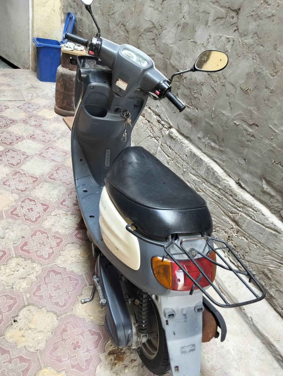 دراجة منغولي نظيفة مثل اللي بمقطع الفديو والصور مال موظف العنده محل دوام 
 مال حاوية السعر 950وبية مجال لشراي للمعلومات والاتصال على الرقم ***********بي واتس اب علما الدراجة ممفتوح محركه الله شاهد مخليه فقط عند الحاجه نقص بسيط باتري فقط ب12الف سعره اني اضربه هندر مكينه ناعمه مابيه صوت، ماريد واحد يكسر بيه حلال بني ادم عزيز القفاصة حاسب حسابكم لاتعلق
