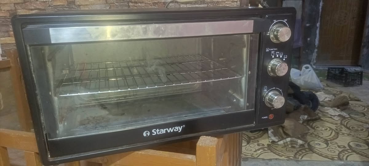 سلام عليكم فرن كهربائي للبيع نضيف حجمه وسط سعره 35مكاني بابو الخصيب حمدان *********** بي فقط واتساب
