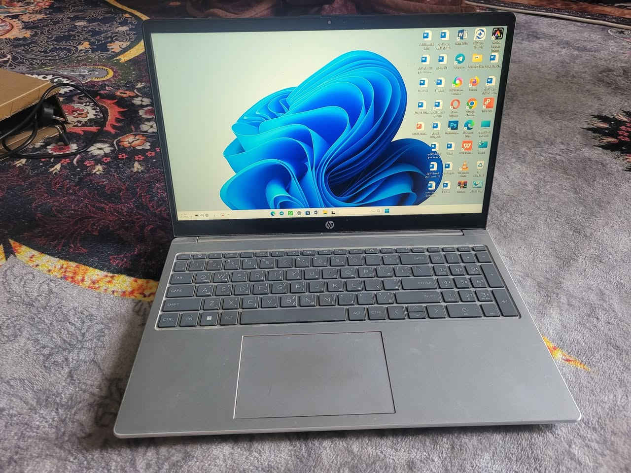 حاسبة HP • ملحقات كاملة • نظيفه